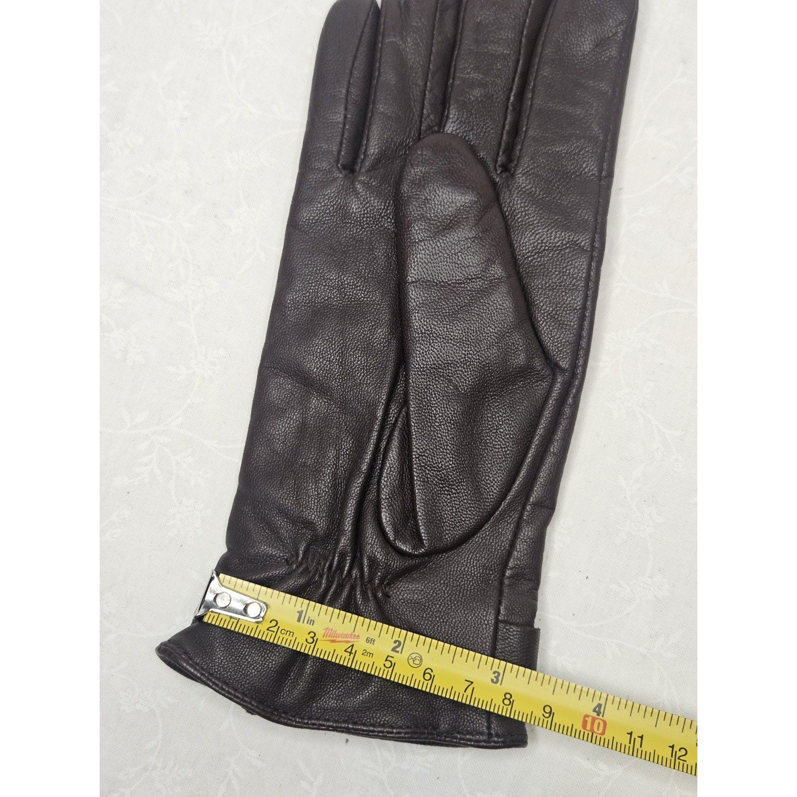 Michael Kors MK Brown Leather Circle Logo Size 7, Pre Owned, Retail Value $98