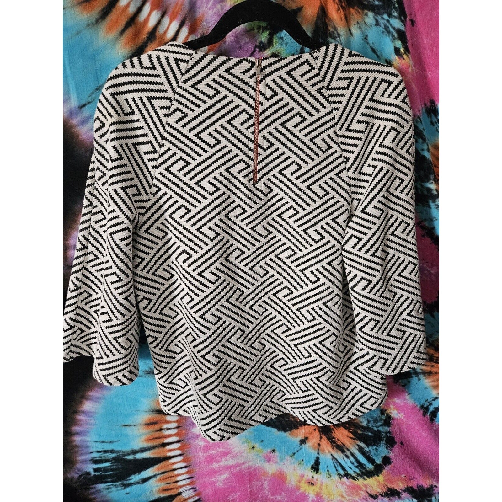 W5 L (Anthropologie) Black & White Geometric 3/4 Textured Blouse