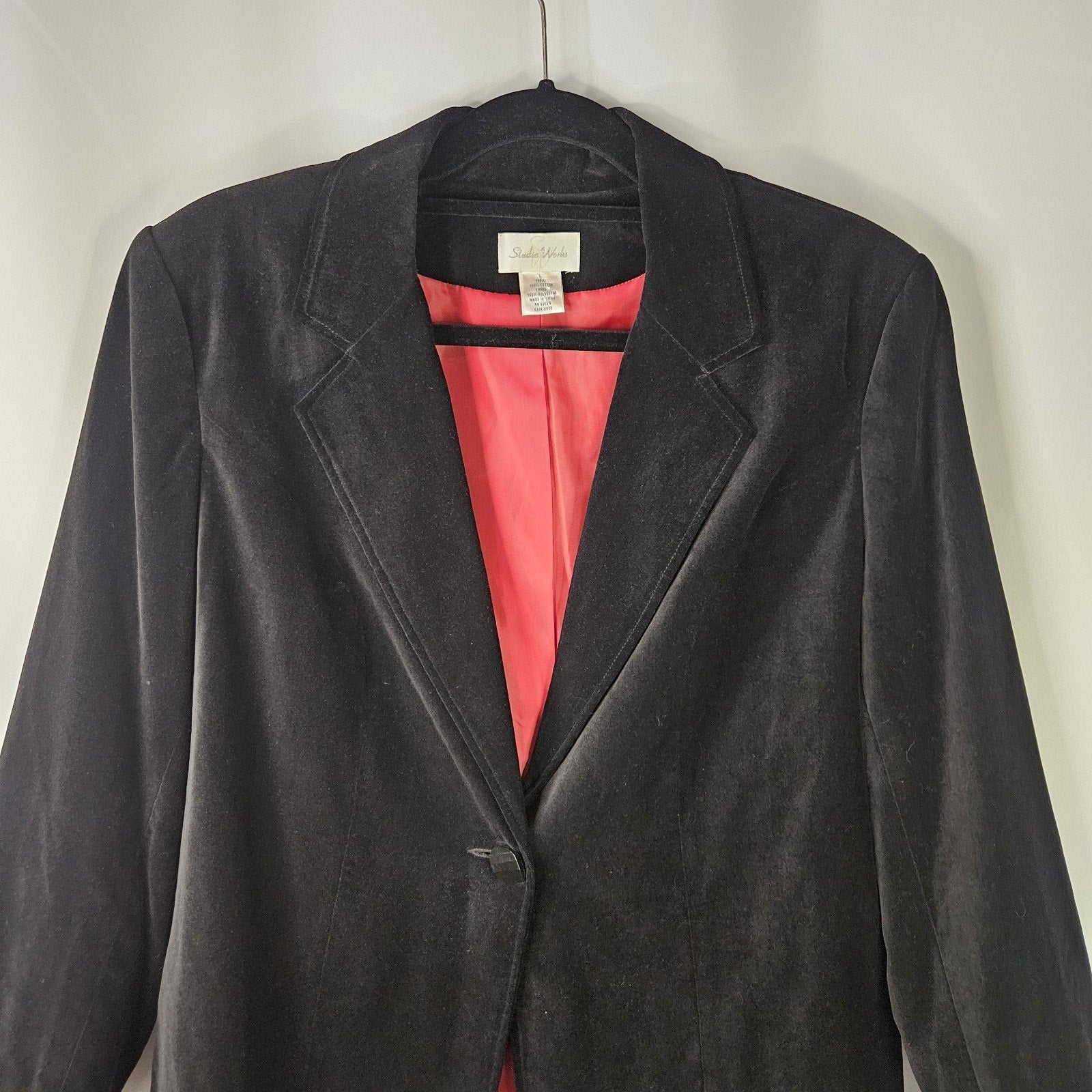 Studio Works Black Velvet Blazer with Pockets 3 Buttons Size Large