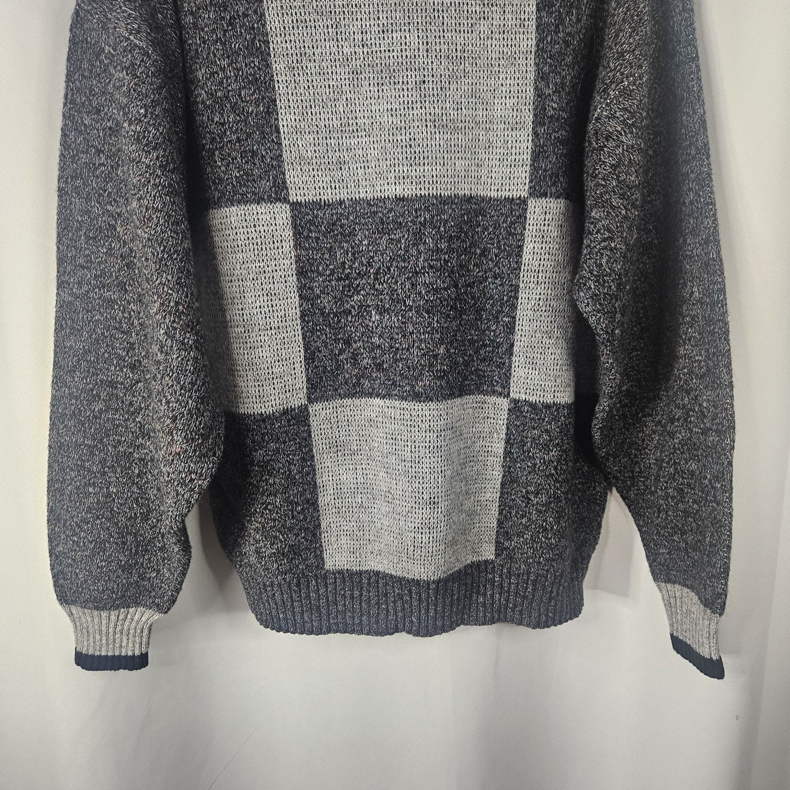 Vintage 80s London Fog Gray Acrylic Alpaca Vneck Sweater Mens TXL USA Geometric