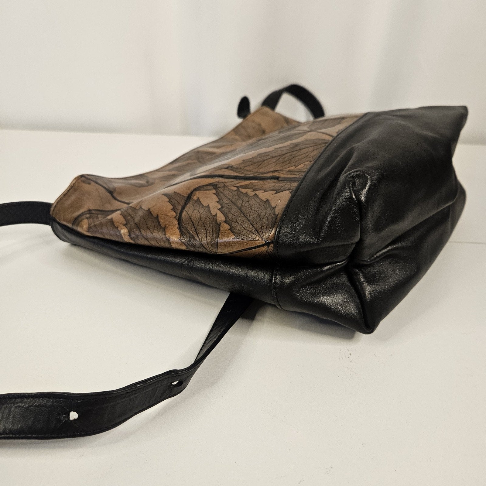 Vintage Leaf Leather C.L. Whiting Collection Brown Purse Handbag Magnetic Close