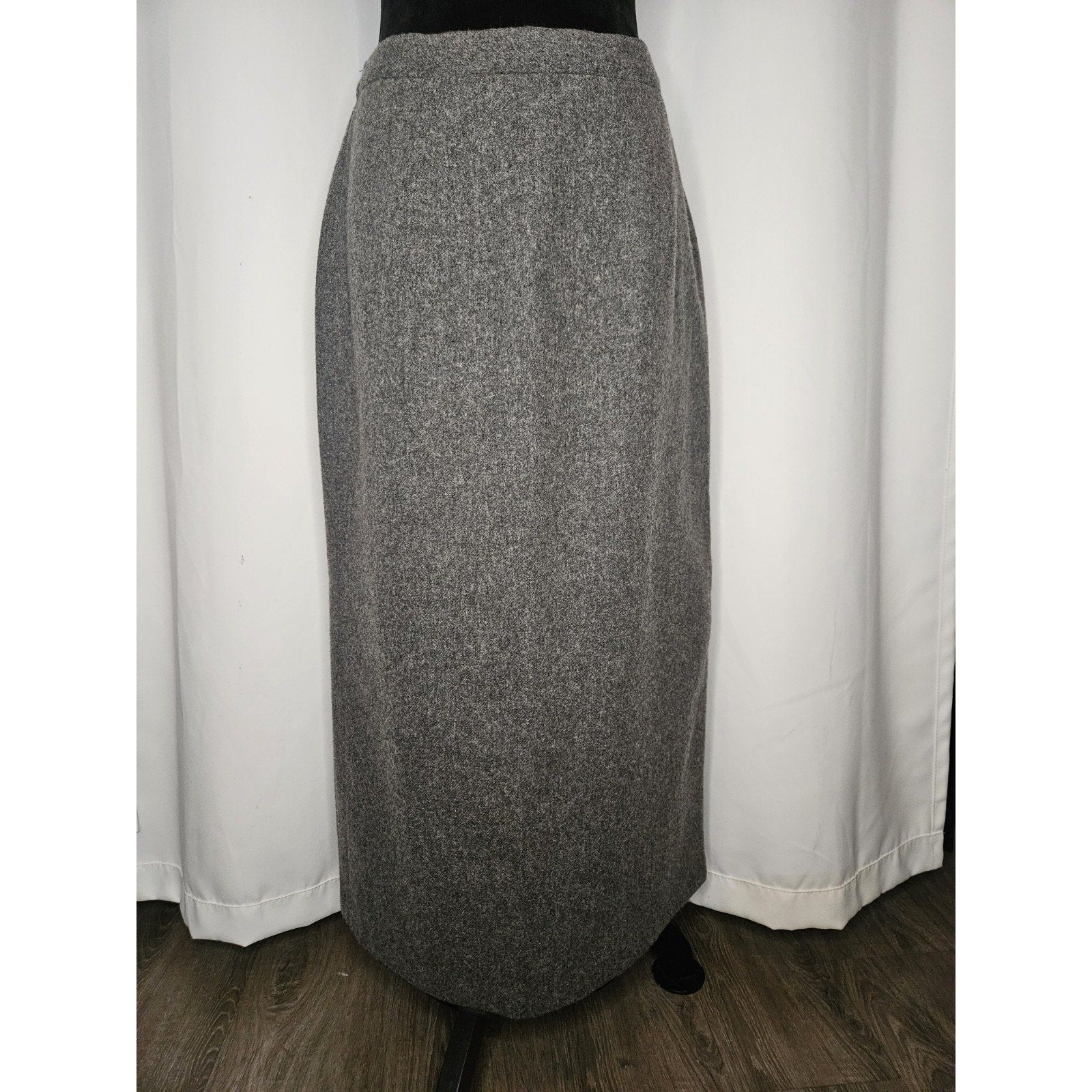 Vintage Woolrich Blend Midi Skirt Size 12 Gray Wool Zipper Lined Slit EUC