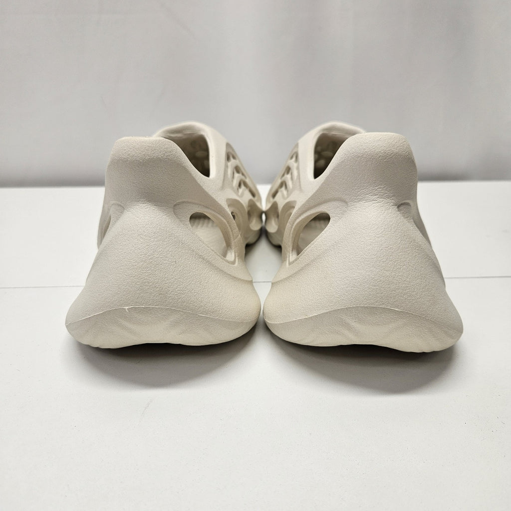 Adidas Yeezy Foam RNNR Sand Mens US 9 FY4567 Slide Unisex Comfort EUC