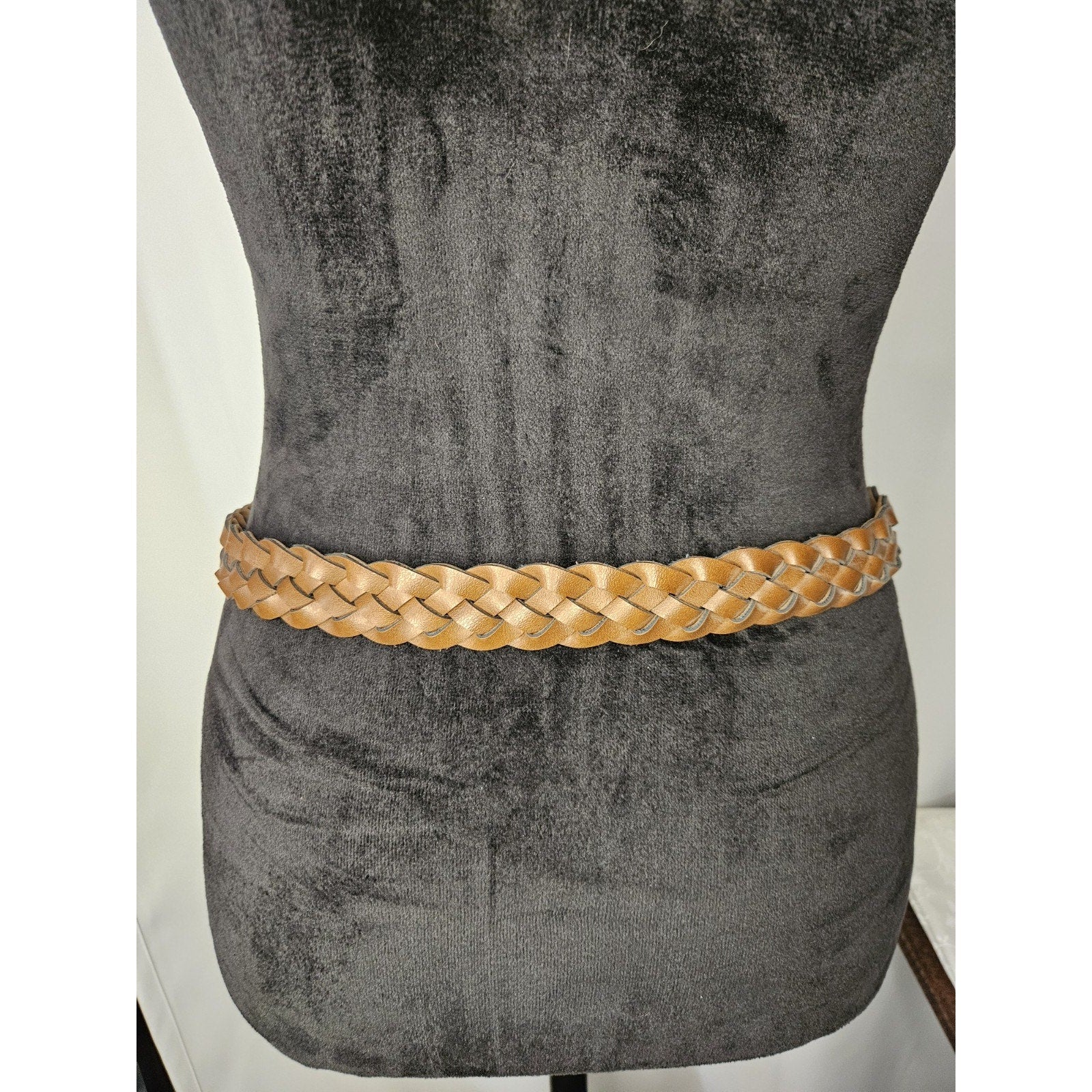 Women's Belt Brown XS VTG Braided Woven Faux Leather Metal Tip Casual Ladies 30"