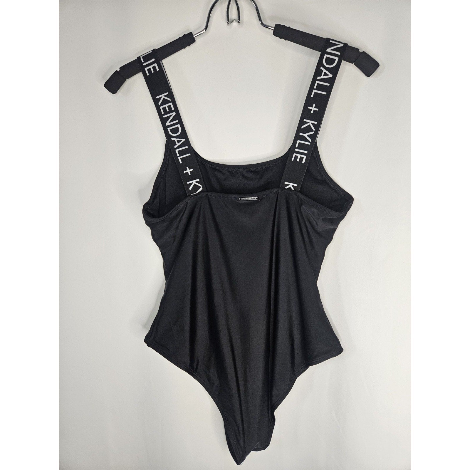 Kendall + Kylie 283915 Women's Band One-Piece Swimsuit, Size Large Classic
