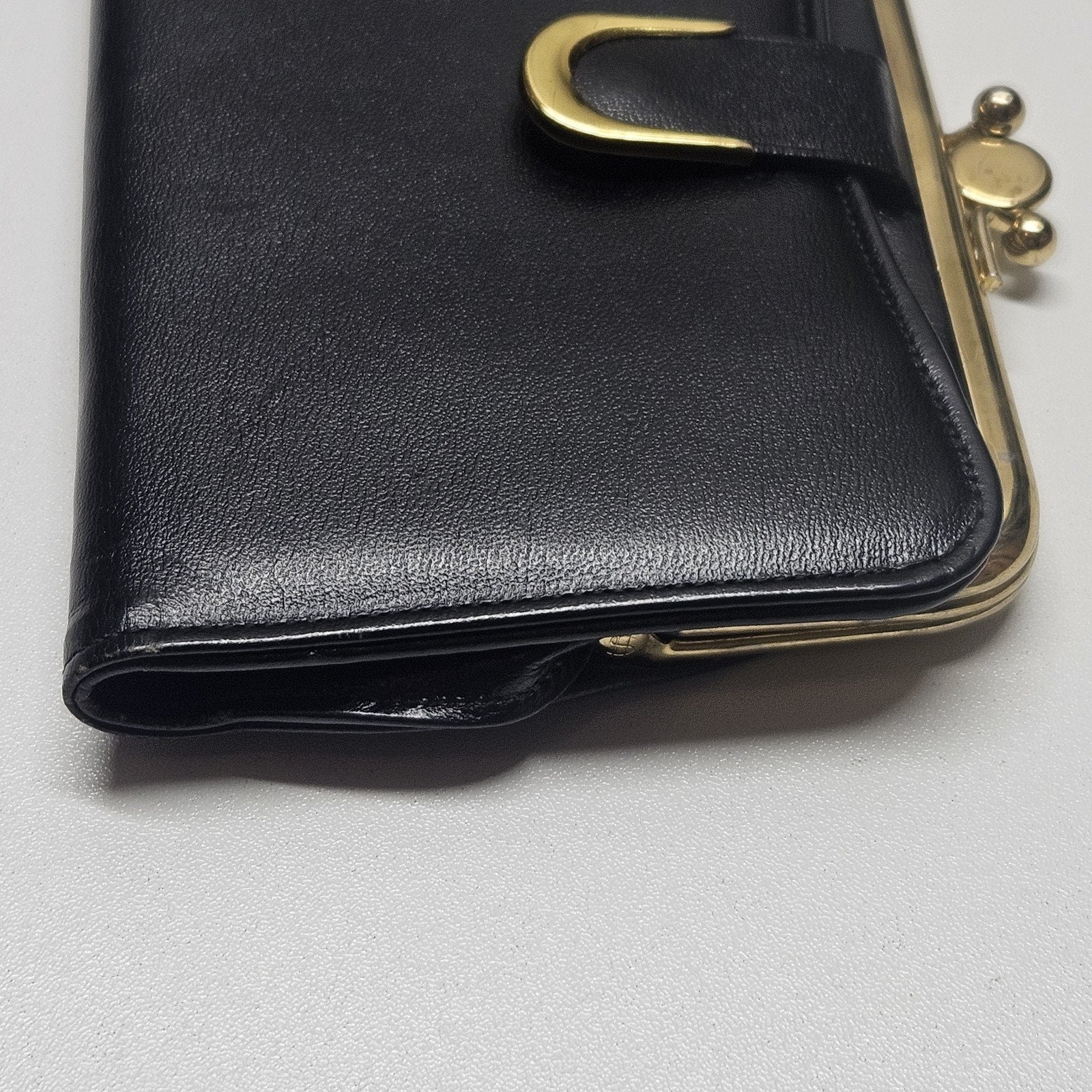 Vintage Baronet Genuine Cowhide Black Gold Leather Wallet Kiss Lock Coin Purse