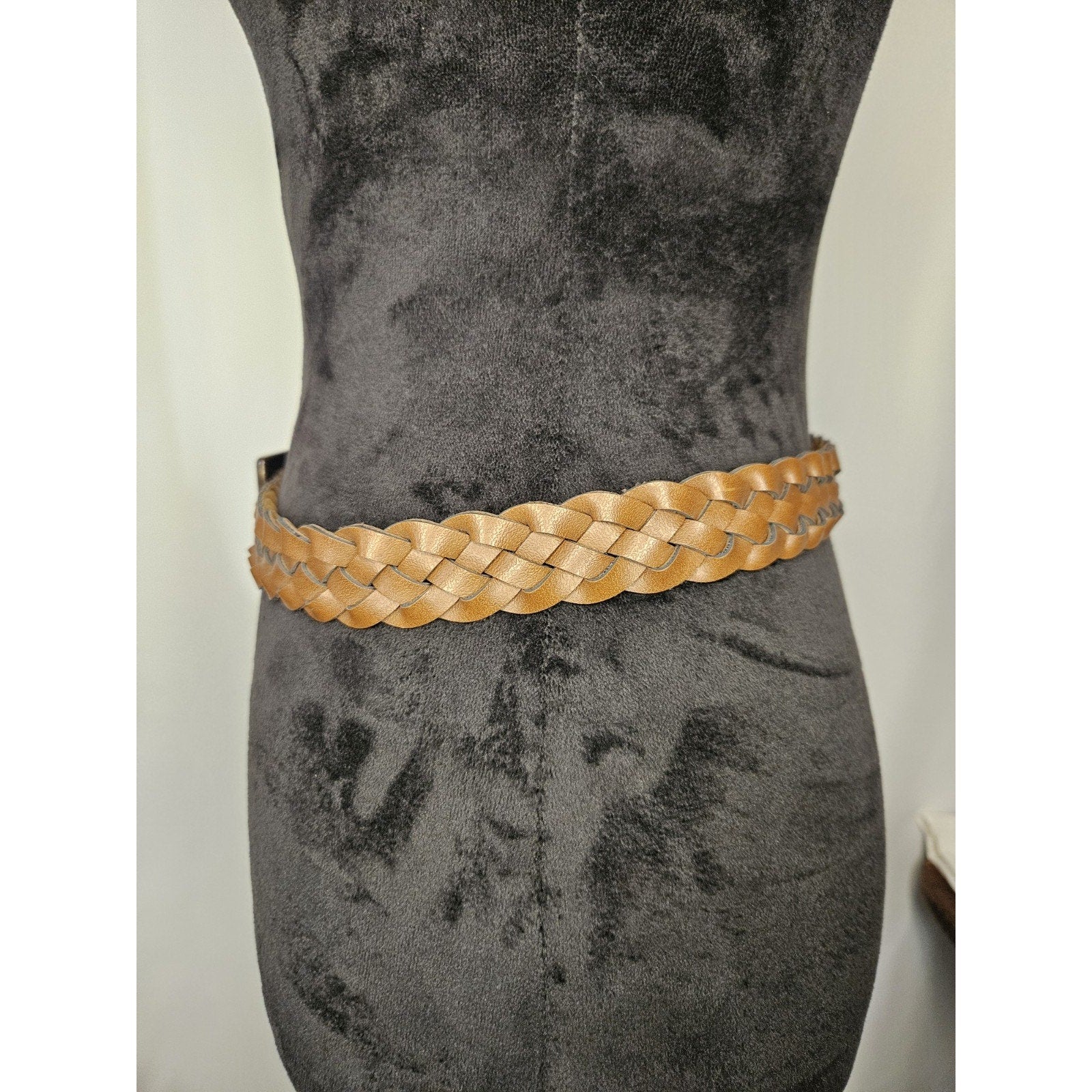 Women's Belt Brown XS VTG Braided Woven Faux Leather Metal Tip Casual Ladies 30"