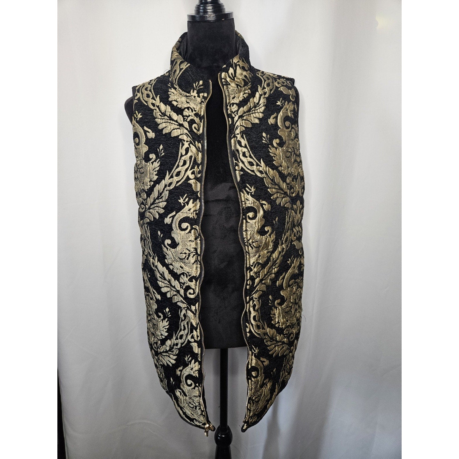 Chico's Reversible Jacquard Vest Gold/Black Zip Front Soft Velvet Inside Large