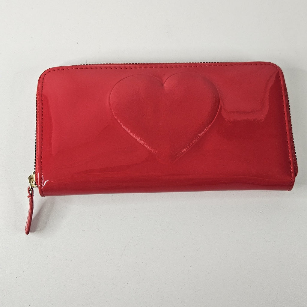 Luv Betsey Johnson Wallet Zip Around Leather Patent Raised Red Heart Whimsical