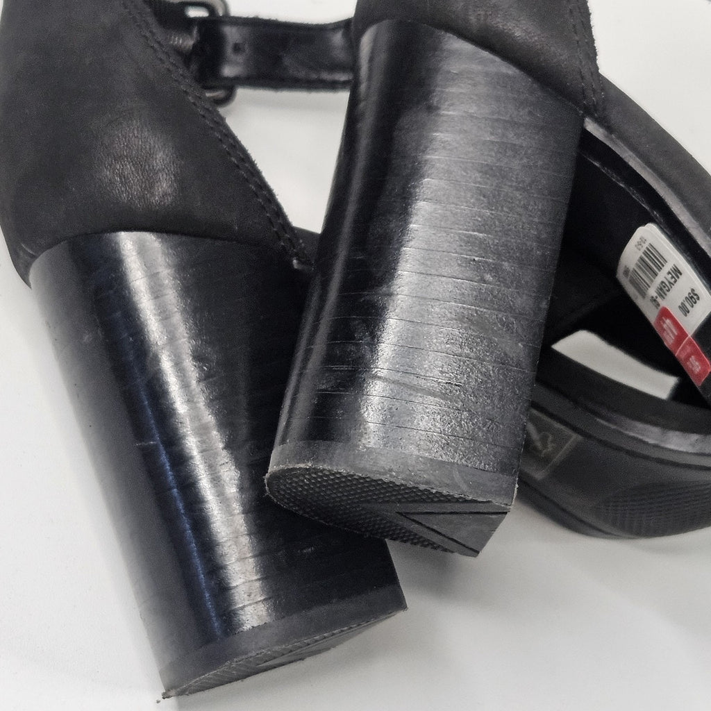 Aldo Black Suede Block Heels Size 8.5 Meygan-93 Buckle Sandal Peep Toe