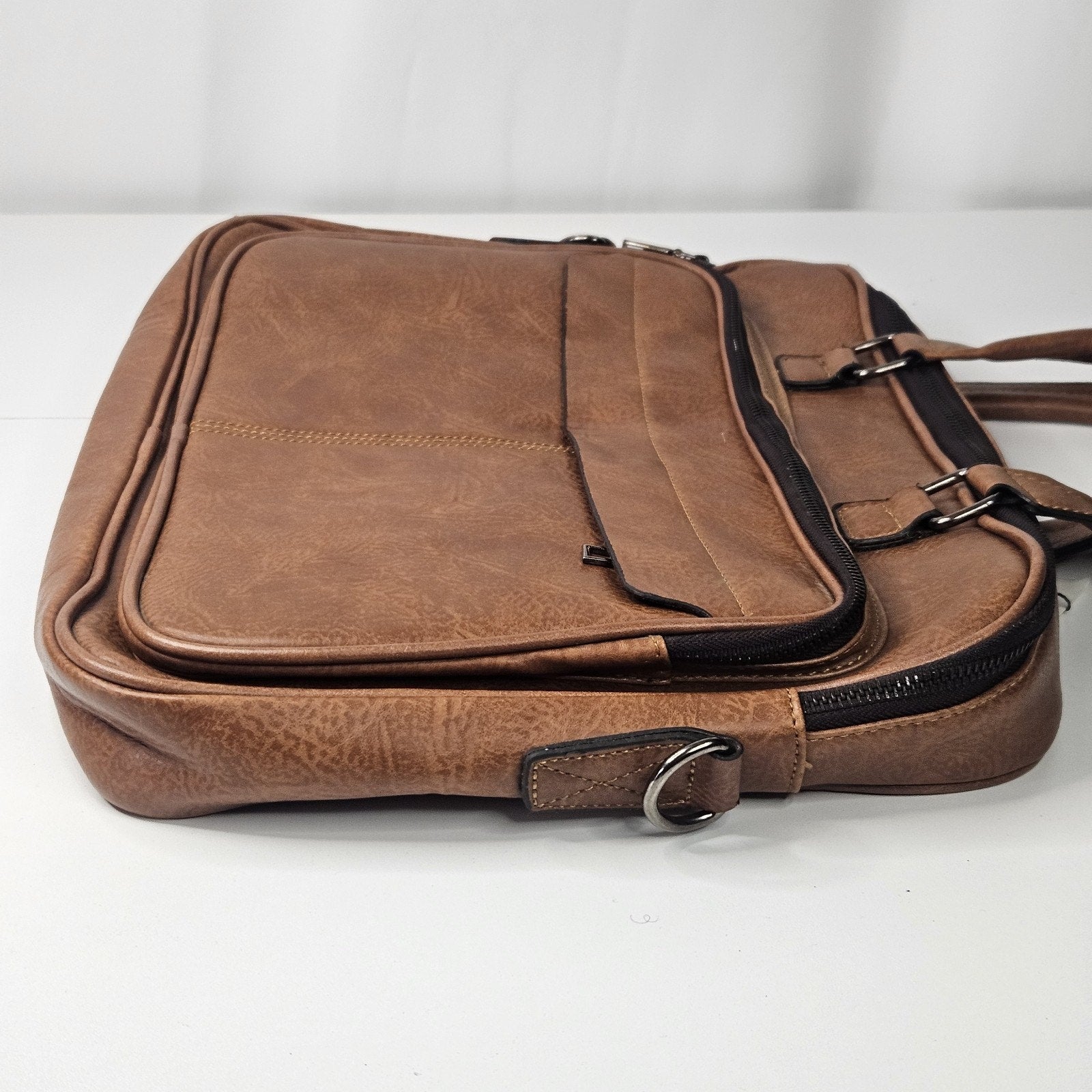 16 In Leather Briefcase Premium Laptop Messenger Bag Men & Women Light Brown