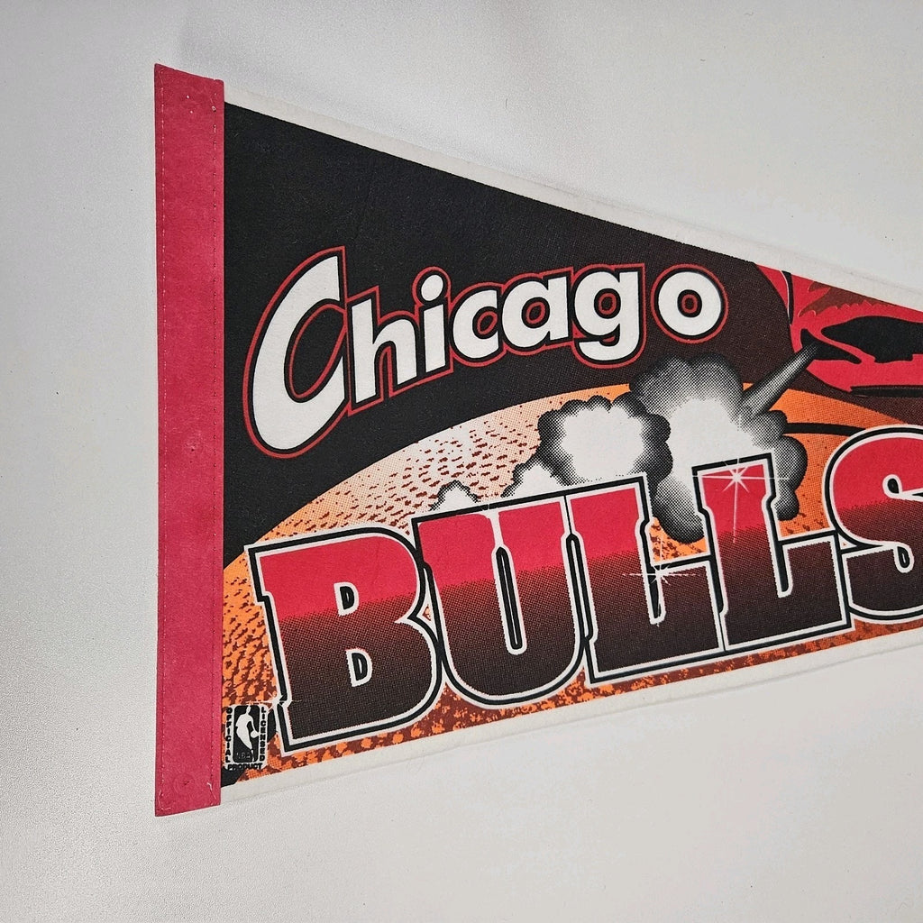 Vintage 90s Chicago Bulls NBA Basketball Red Smoke Pennant Tag Express Duluth