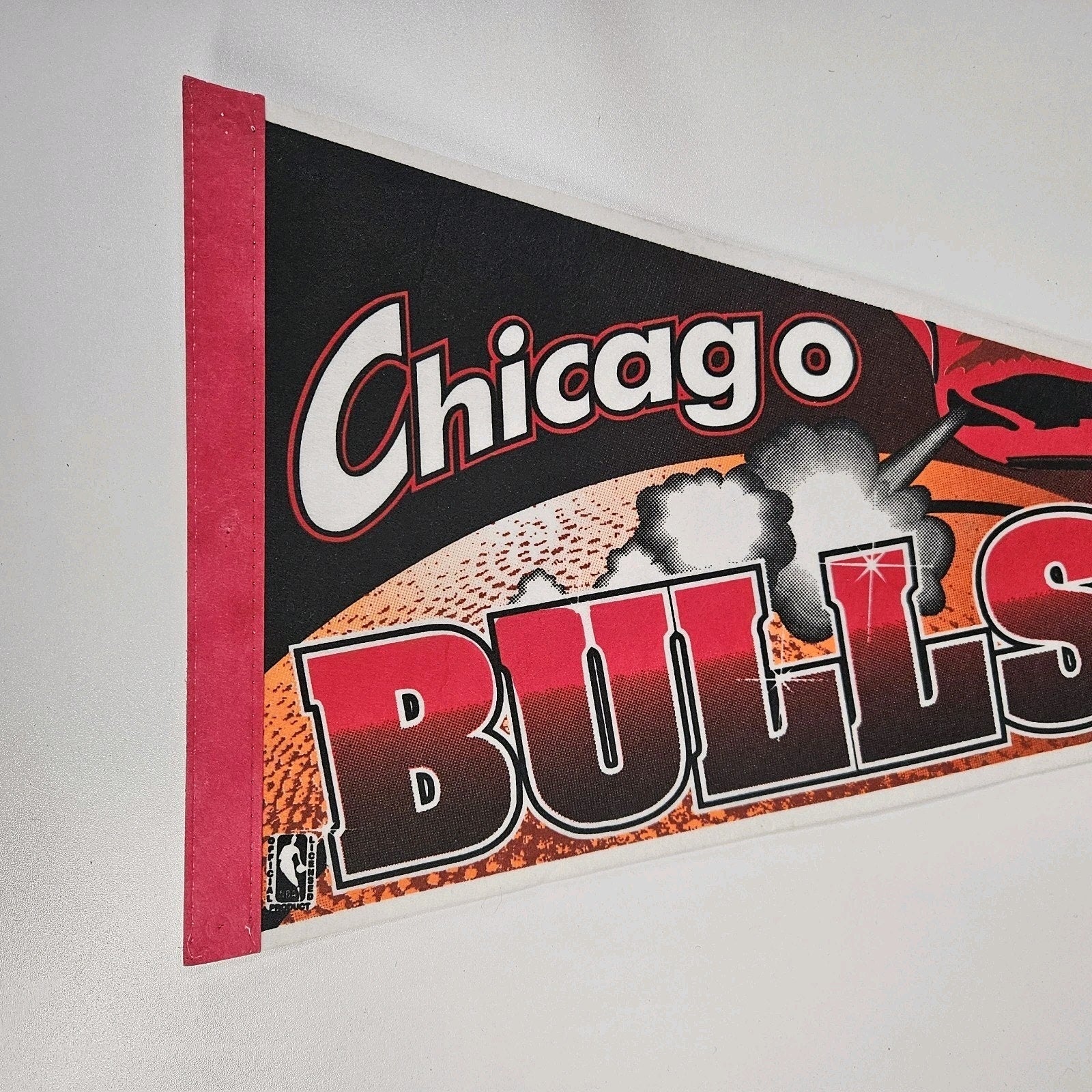 Vintage 90s Chicago Bulls NBA Basketball Red Smoke Pennant Tag Express Duluth