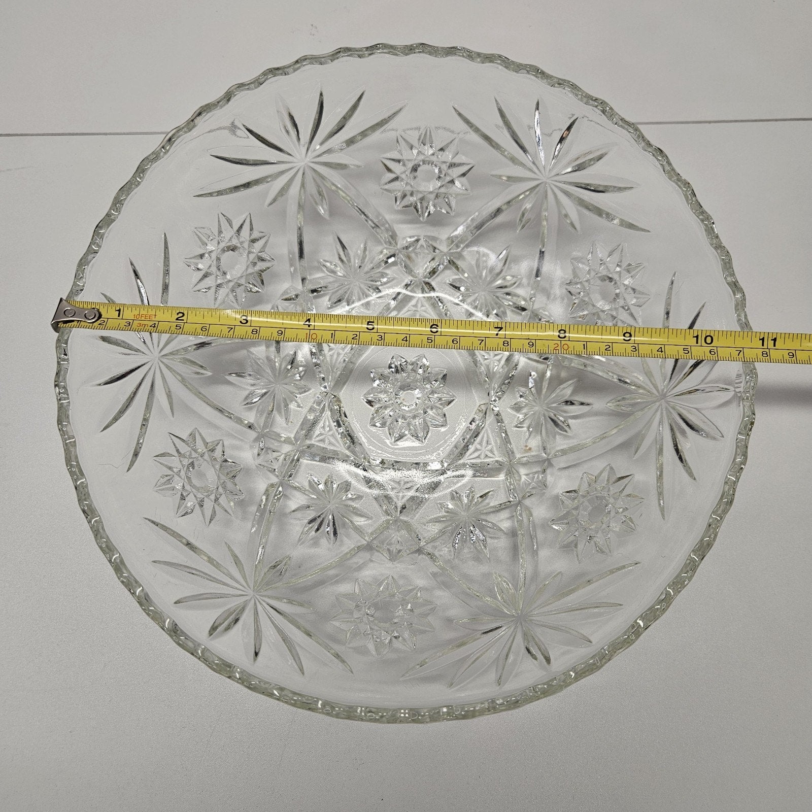 Hocking Crystal Early American Prescut 8 3/4" Serving Bowl