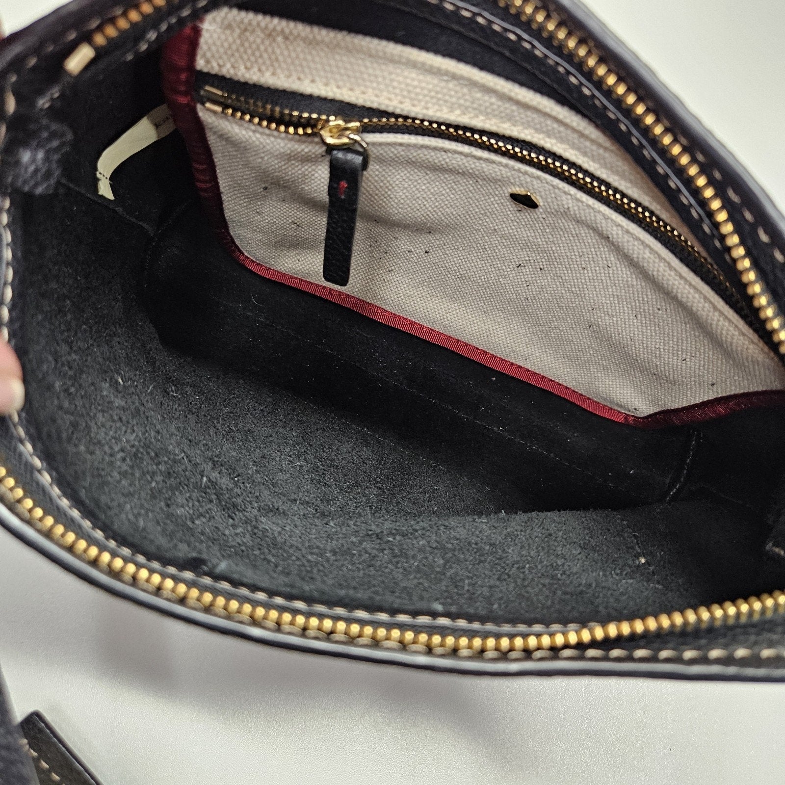 Kate Spade NY Leather Domed Crossbody Shoulder Handbag Purse Logo Classic Black