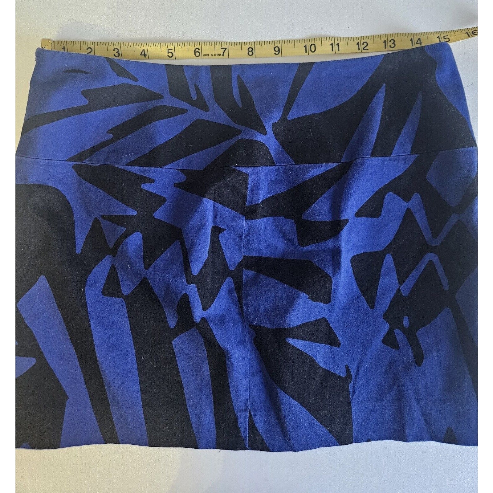 Express Design Studio Geo Pattern Skirt Womens Sz 6 Blue w Black Print Y2K
