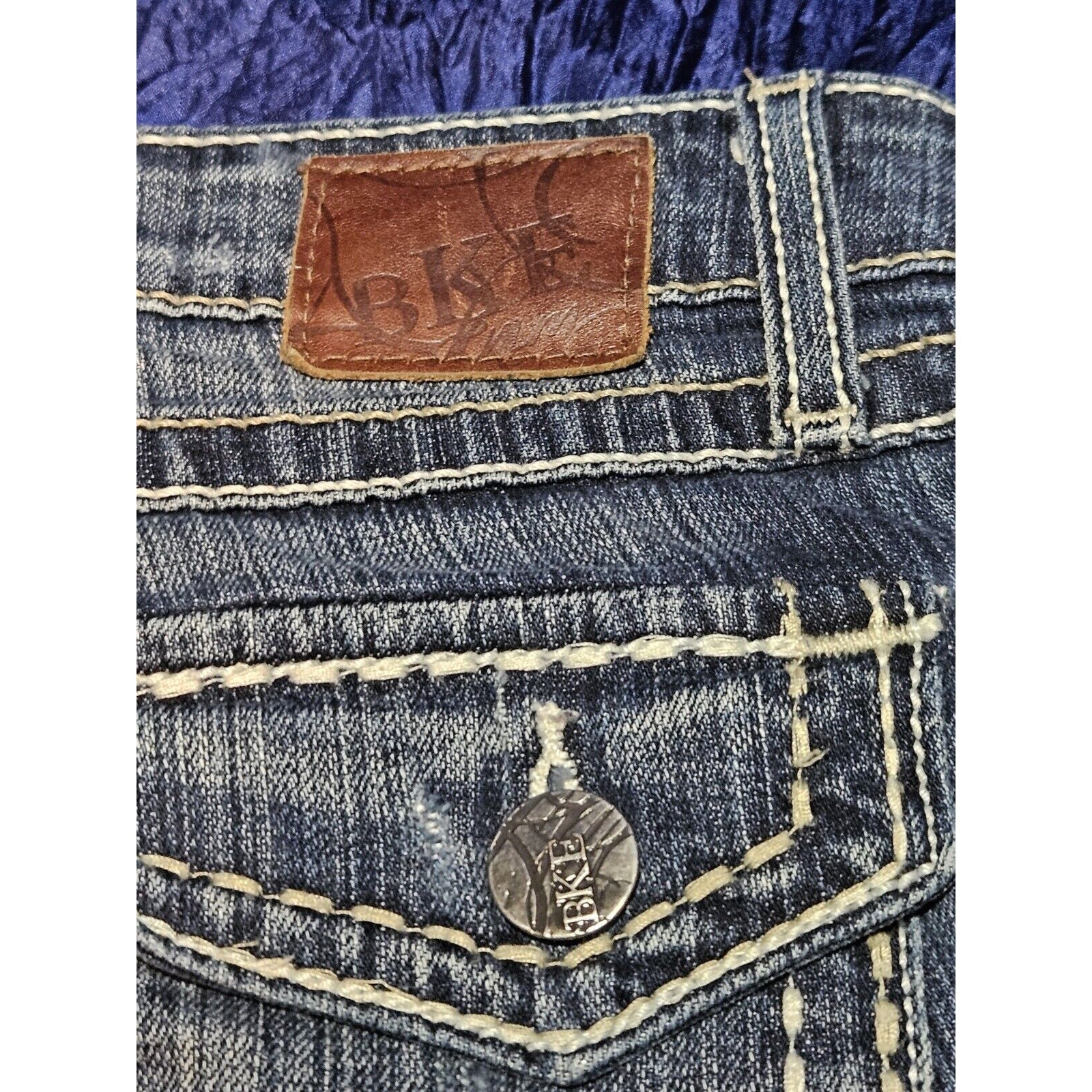 BKE Sabrina cropped jeans womens stretch denim distressed size 25 (2) L 23.5"