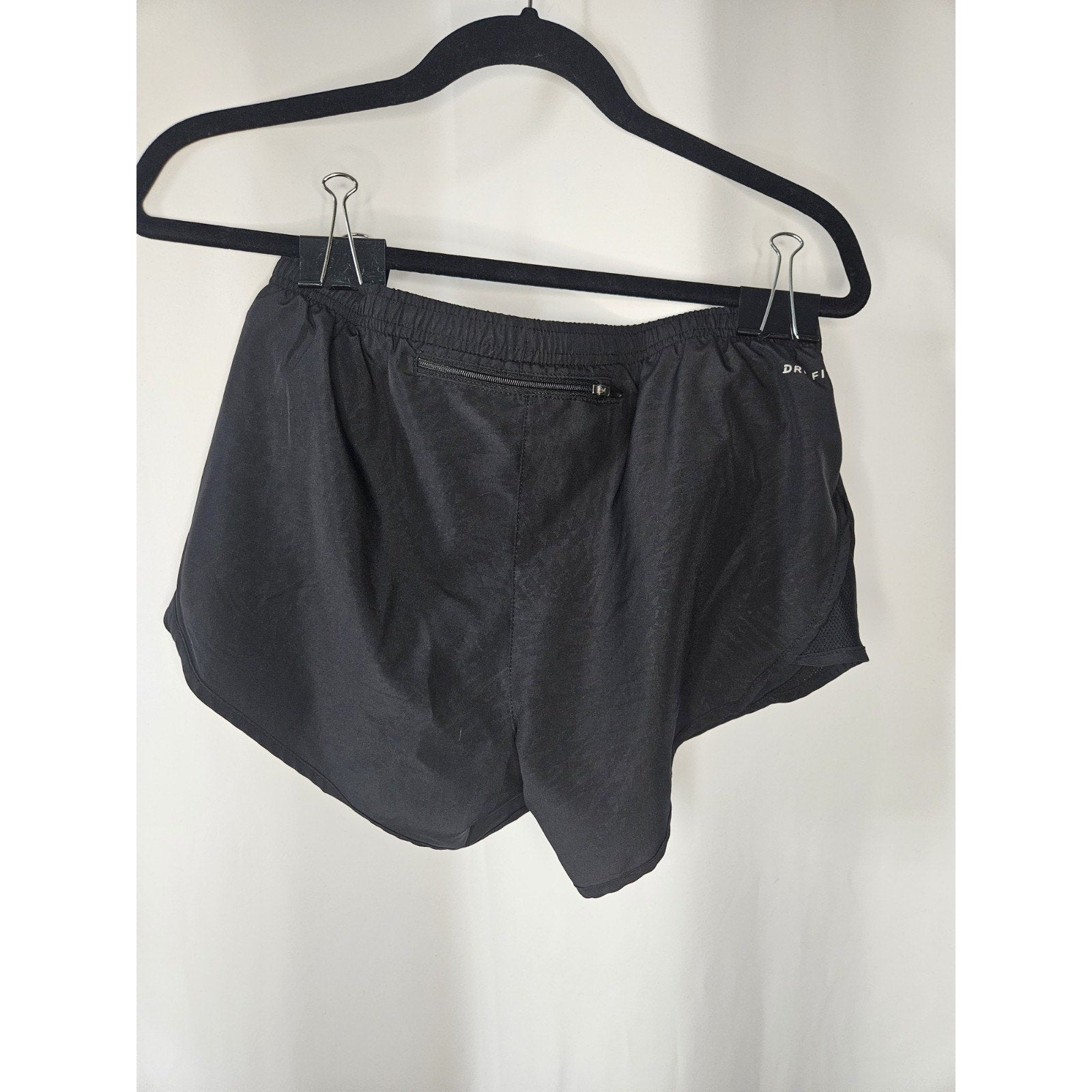 Nike Women' Modern Tempo Embossed Running Short Size S Black Athletic Shorts