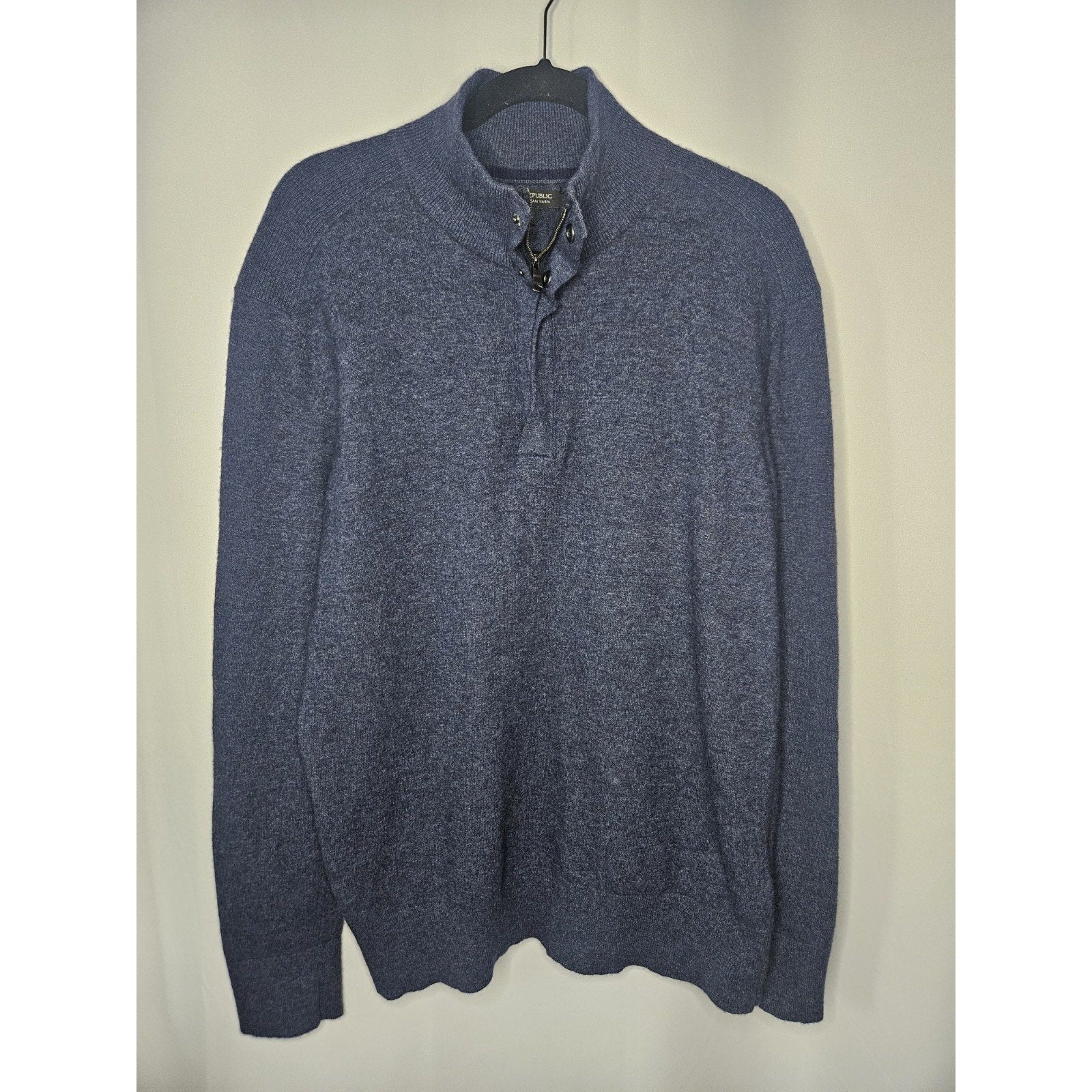 Banana Republic Men's Italian Yarn Wool Blue Henley Style Sweater Size Large