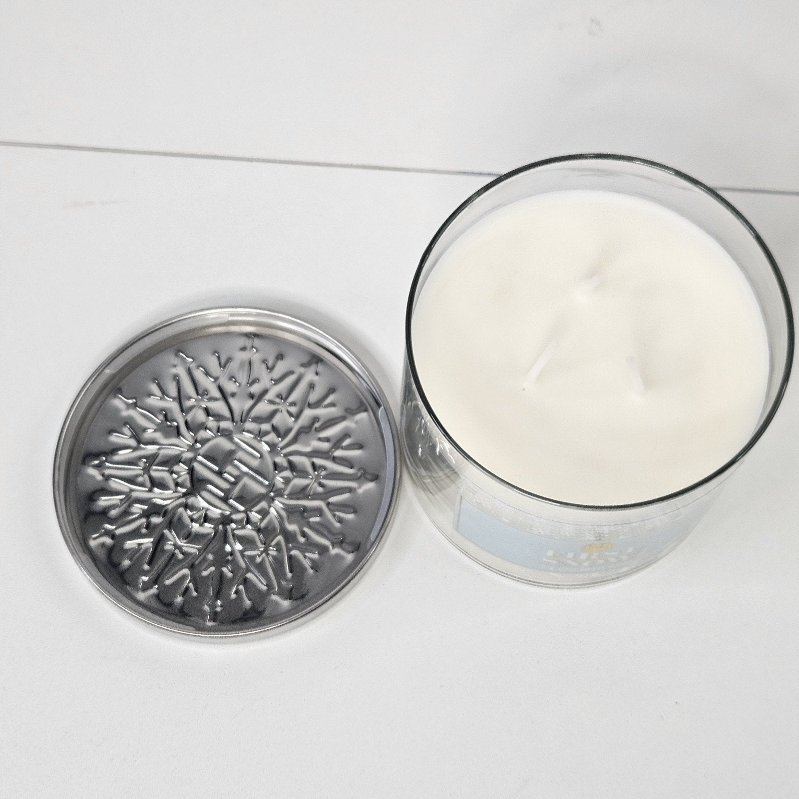 Huntington Home Soy Blend Candle - FIRST SNOW Scent - 3 Wick 14 oz 4" Round