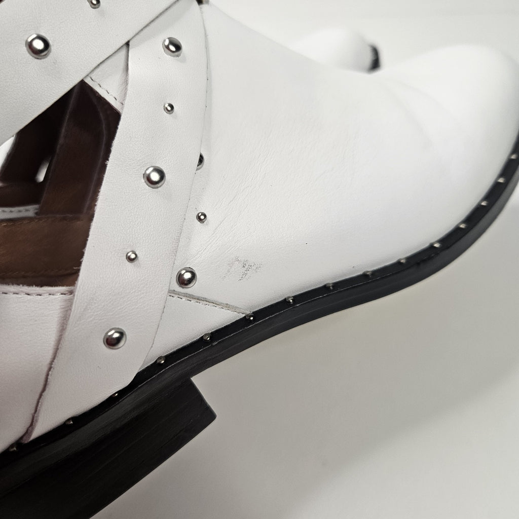 Halogen Nordstrom HAILEY Studded Leather Ankle Boots White Womens US Size 8.5 M
