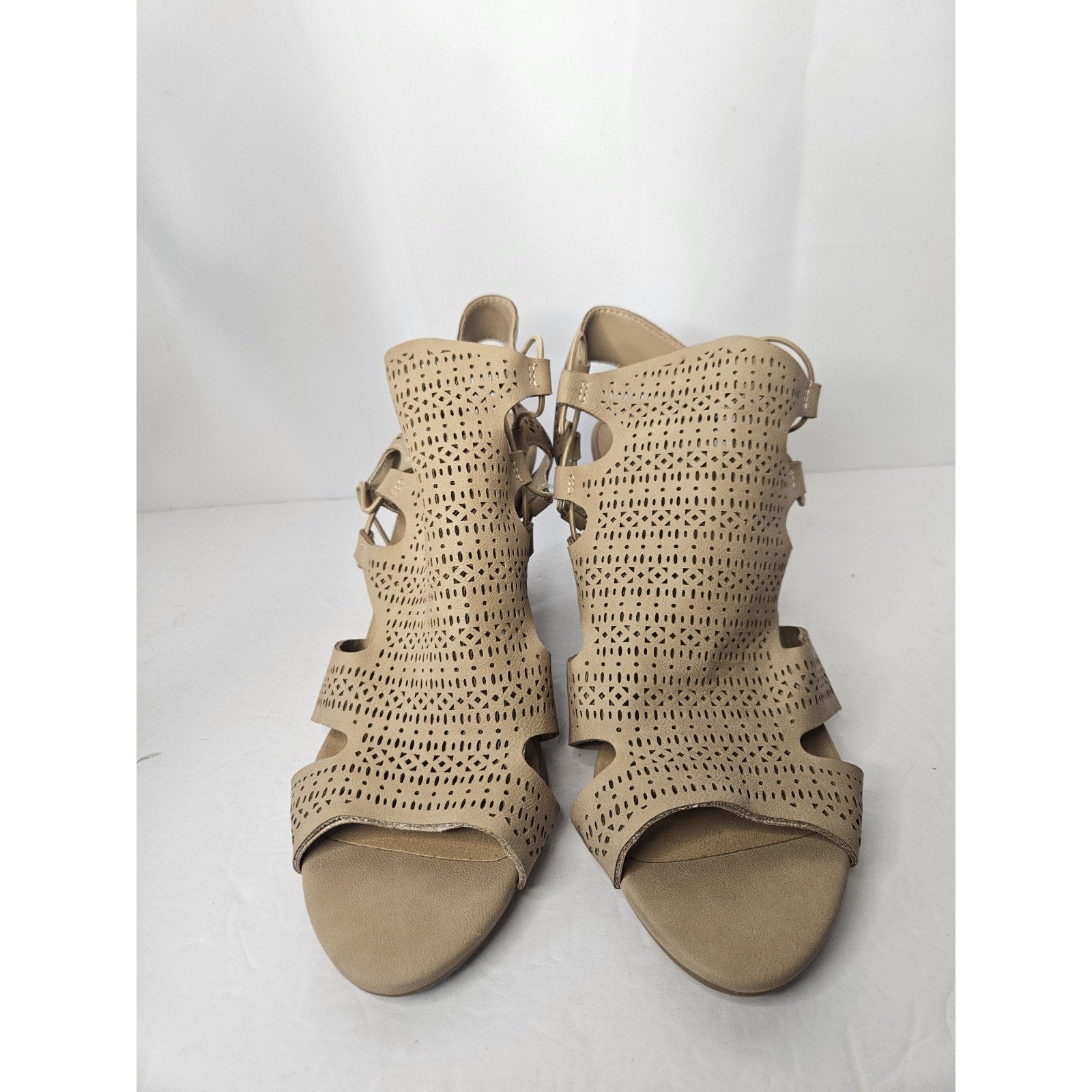 Manhattan Collection Women Heels Taupe Size US 10 Stretchy Cut Outs Sandals