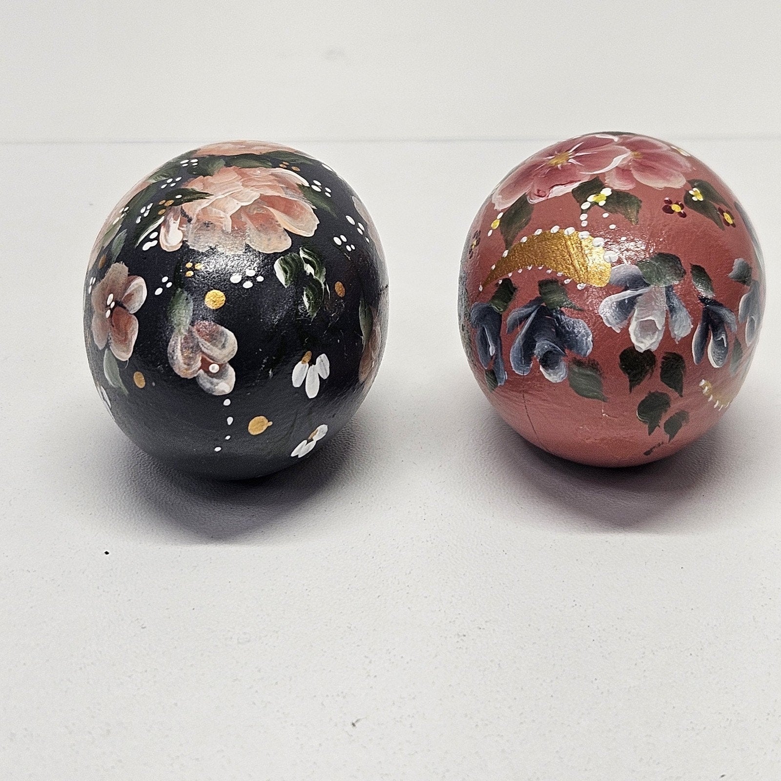 Vtg 92' Artist Signed Decorative Egg Figurine Set Hand Painted Easter Egg Floral