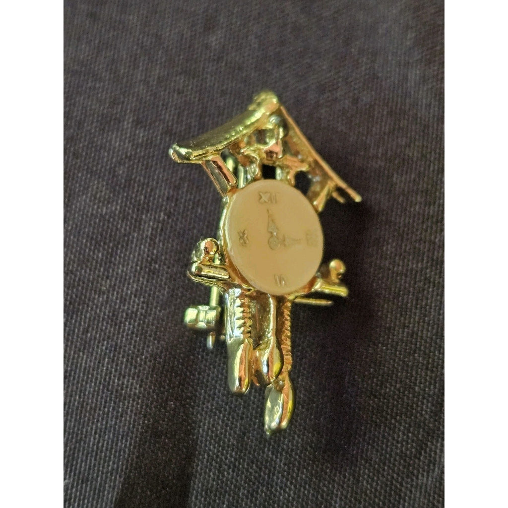 Vintage Collectible Pin CooCoo Cuckoo Clock Design Gold Tone 1.5"
