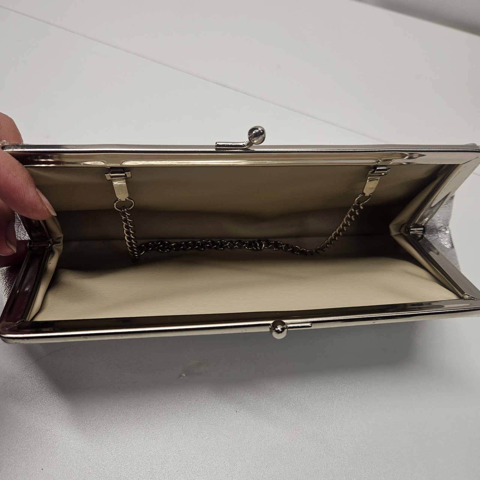 Retro Mod Silver Metallic Evening Bag Purse Clutch Chain Handle