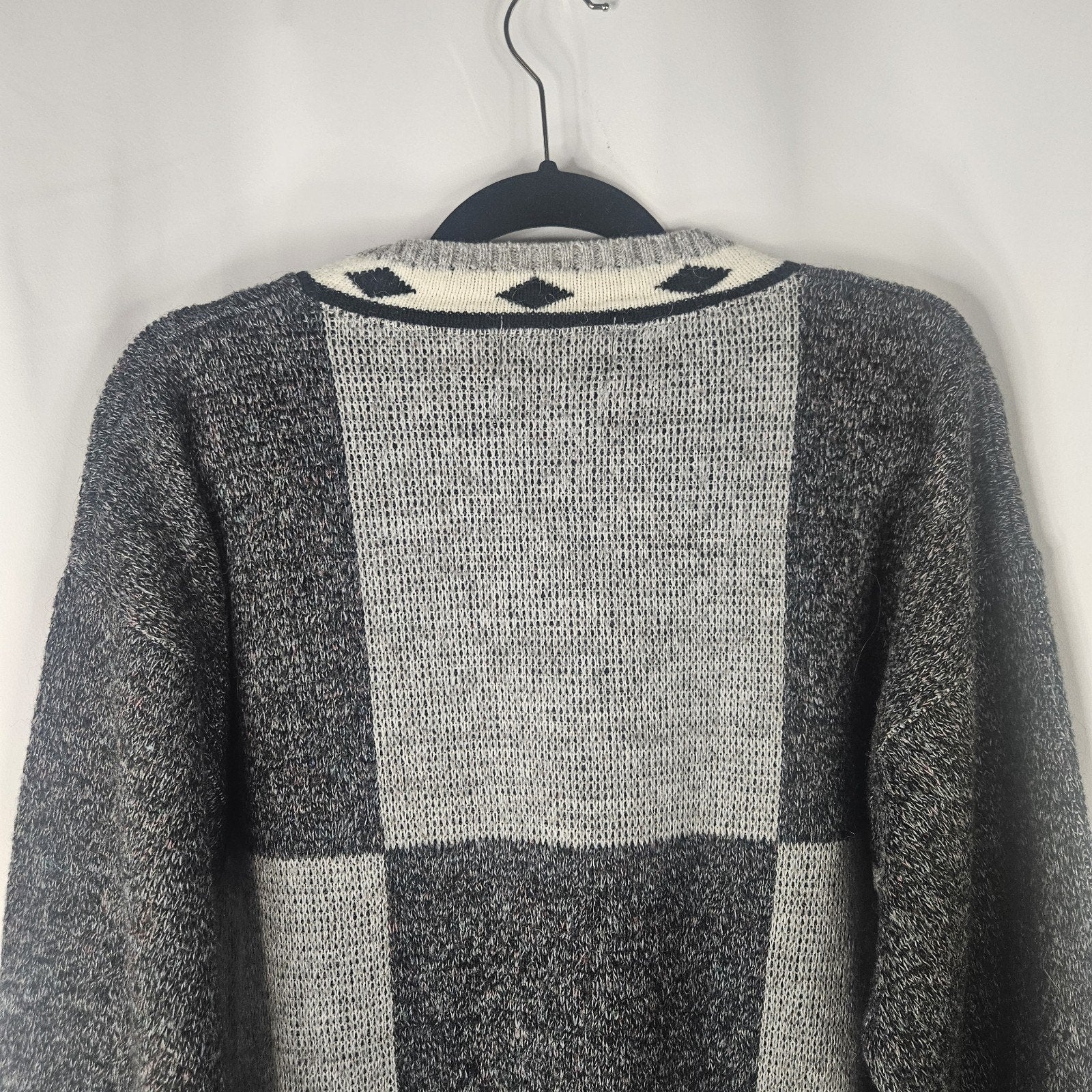 Vintage 80s London Fog Gray Acrylic Alpaca Vneck Sweater Mens TXL USA Geometric