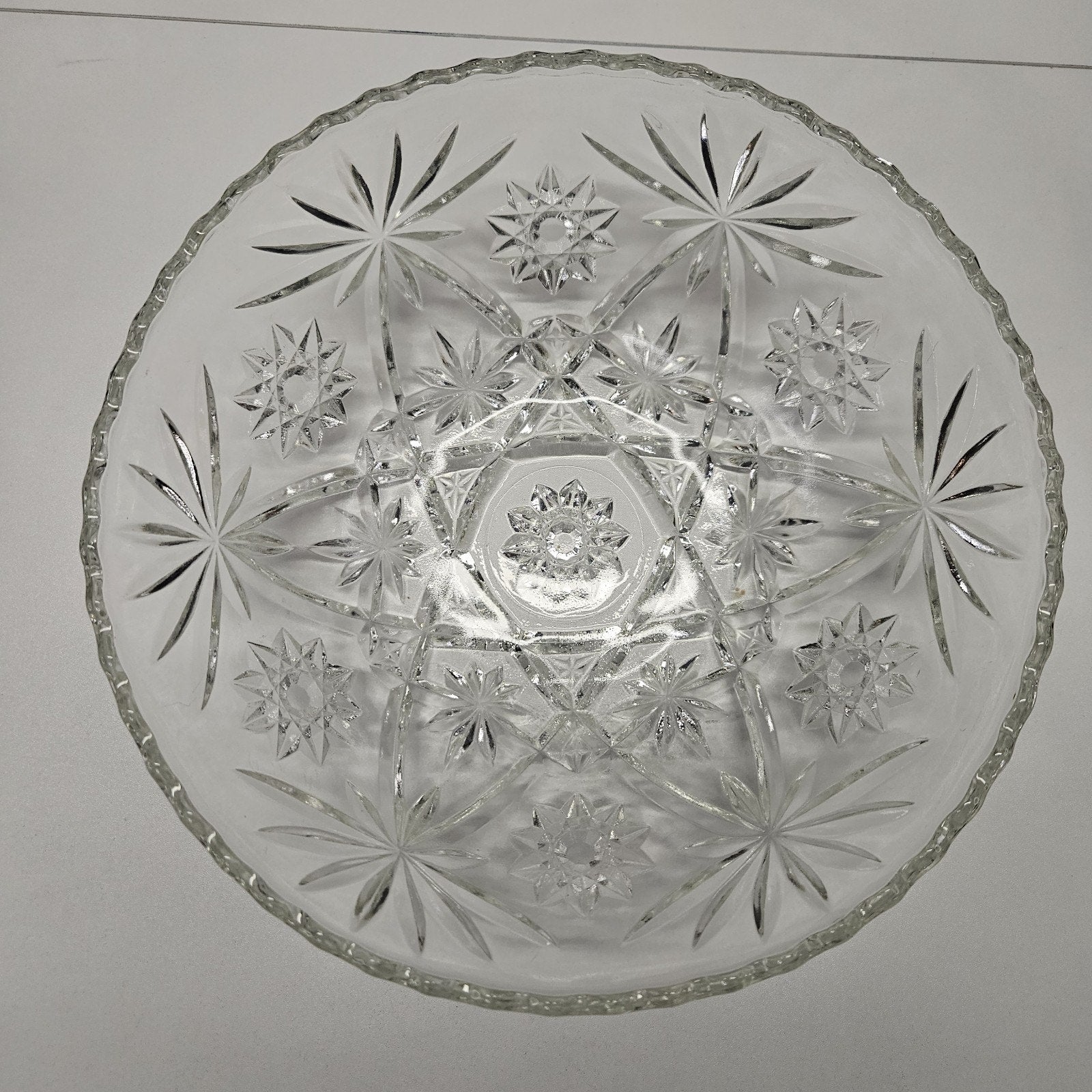 Hocking Crystal Early American Prescut 8 3/4" Serving Bowl