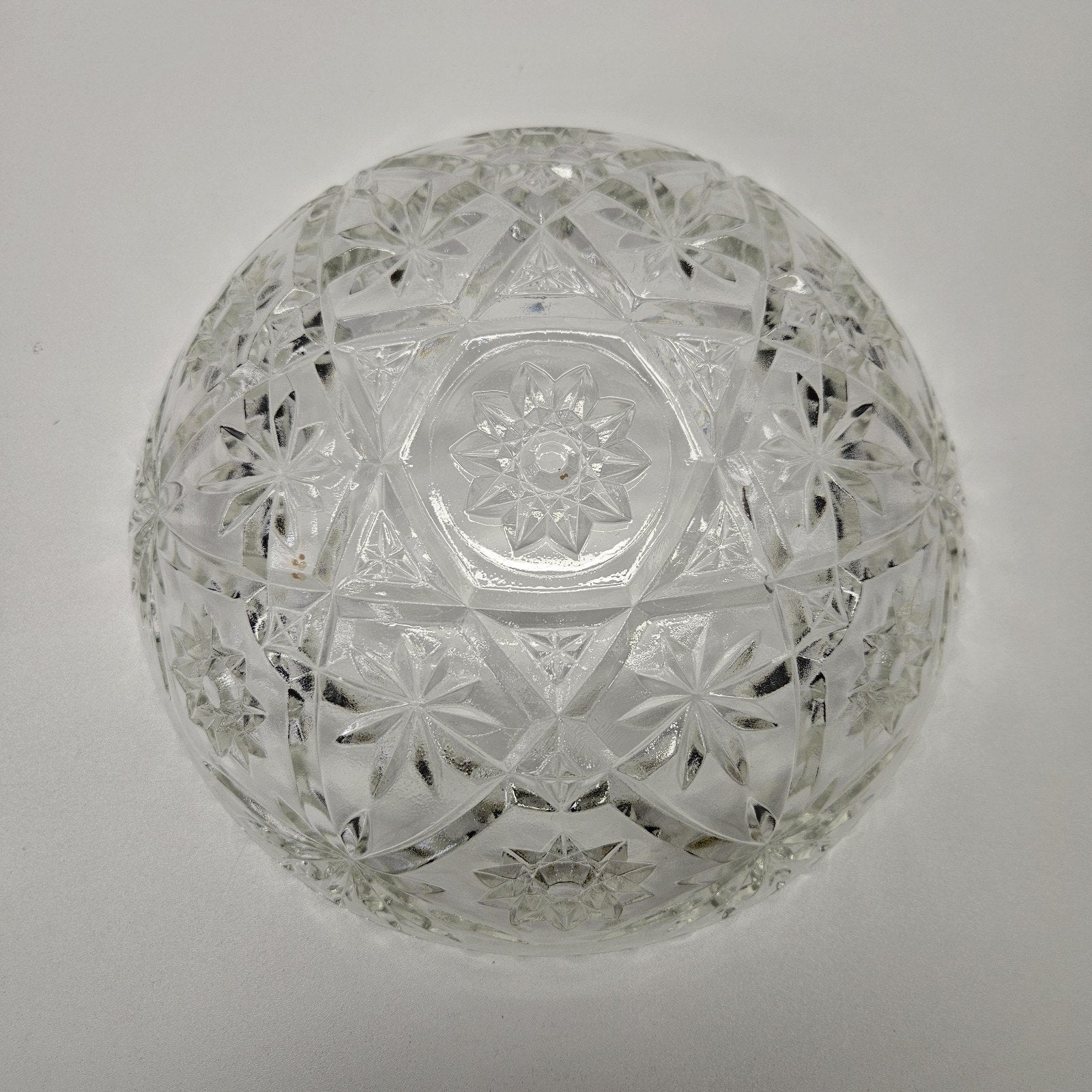 Hocking Crystal Early American Prescut 8 3/4" Serving Bowl