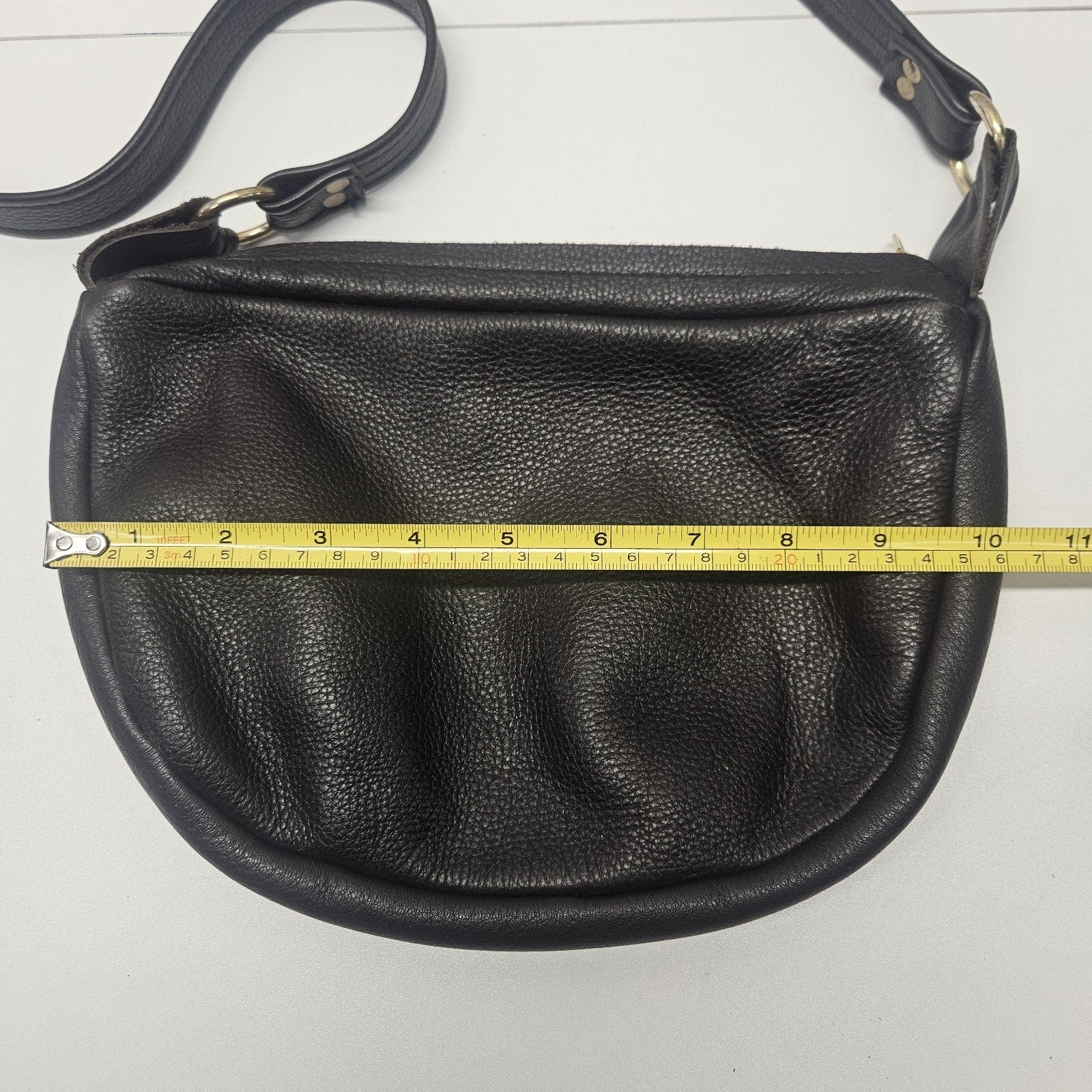 Vintage Chocolate Brown Leather Cross Body Crescent Purse Saddle Bag Classic