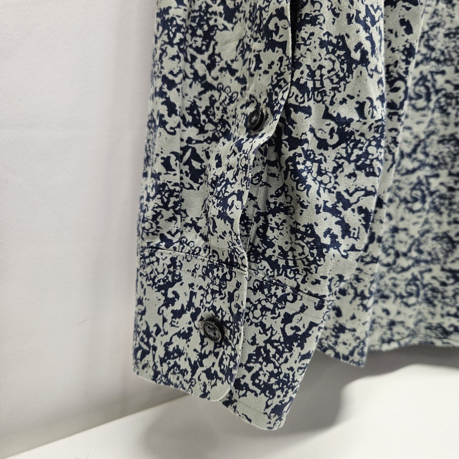 Michael Kors Mens Button Down Long Sleeve Classic Fit Shirt MK Logo Abstract