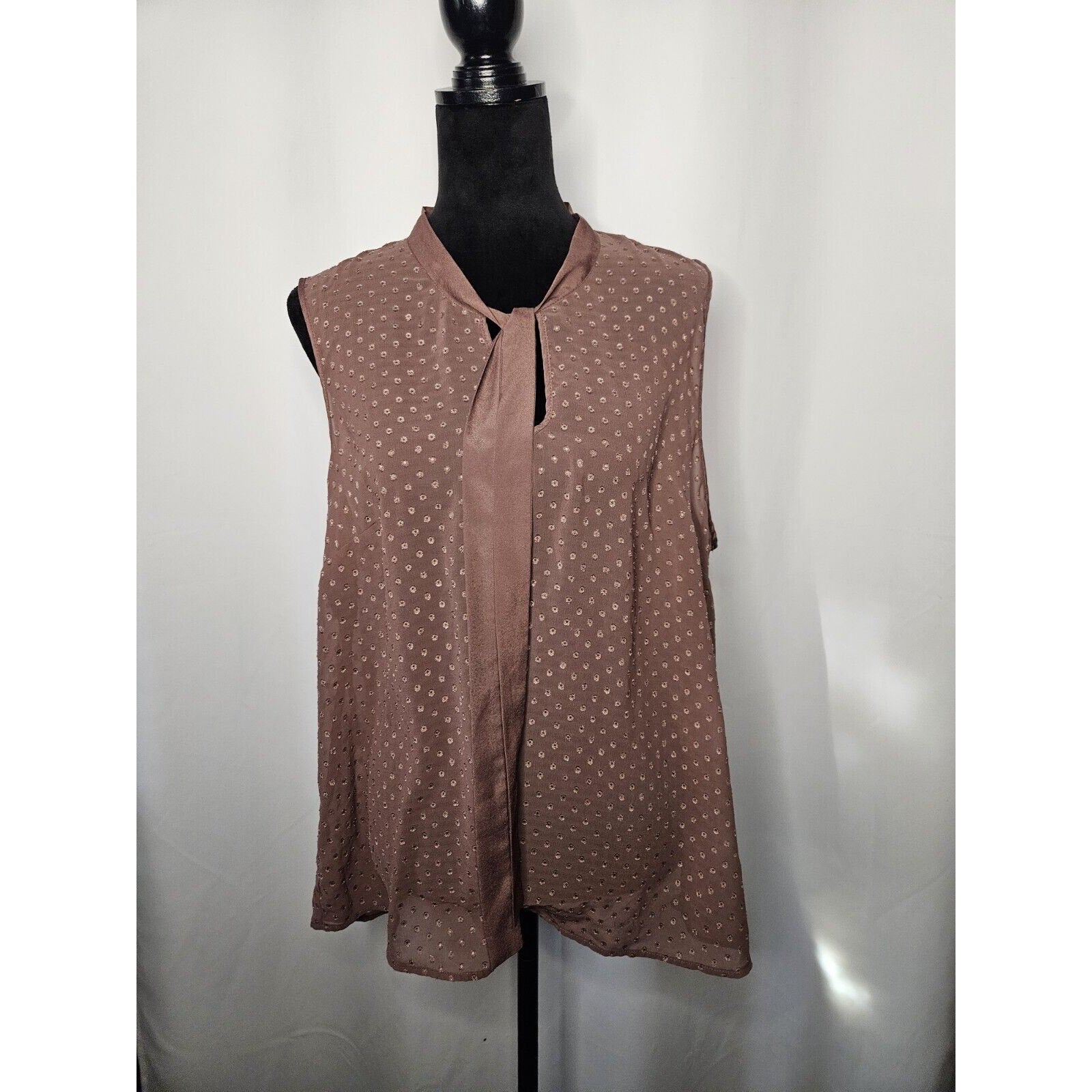 Women’s Black Rainn Career Sleeveless Blouse Top Lightweight Size XL Mauve