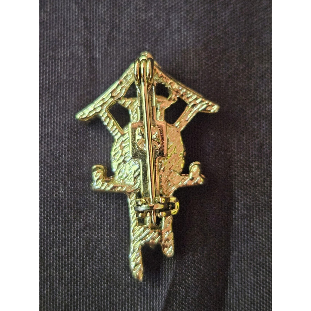 Vintage Collectible Pin CooCoo Cuckoo Clock Design Gold Tone 1.5"