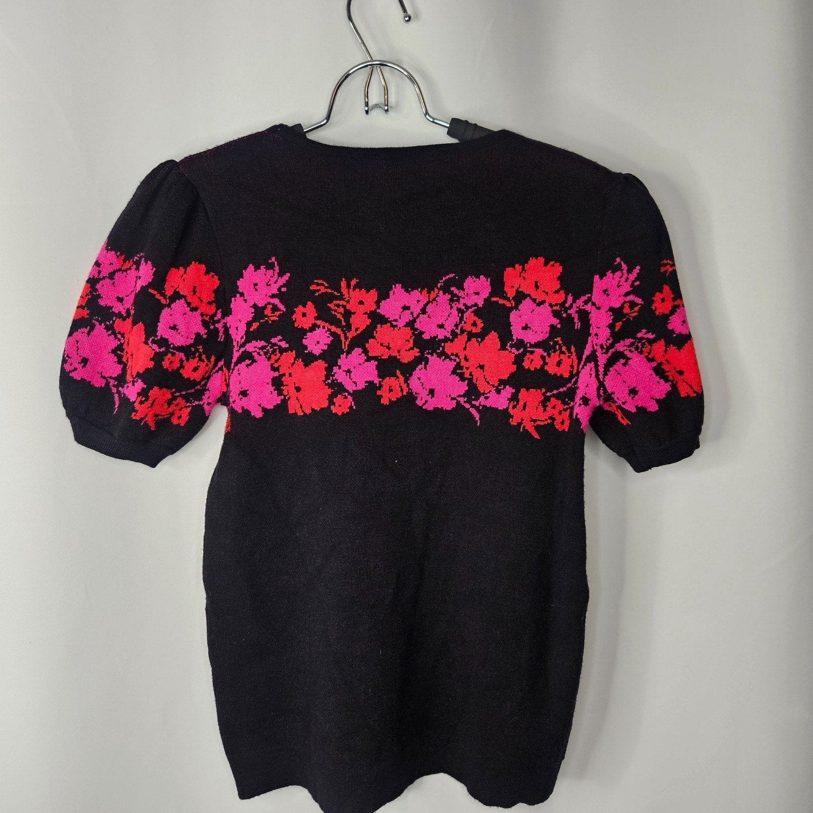 Tahari Women’s Knit Short Puff Sleeve Sweater Pink Floral Black Size XS