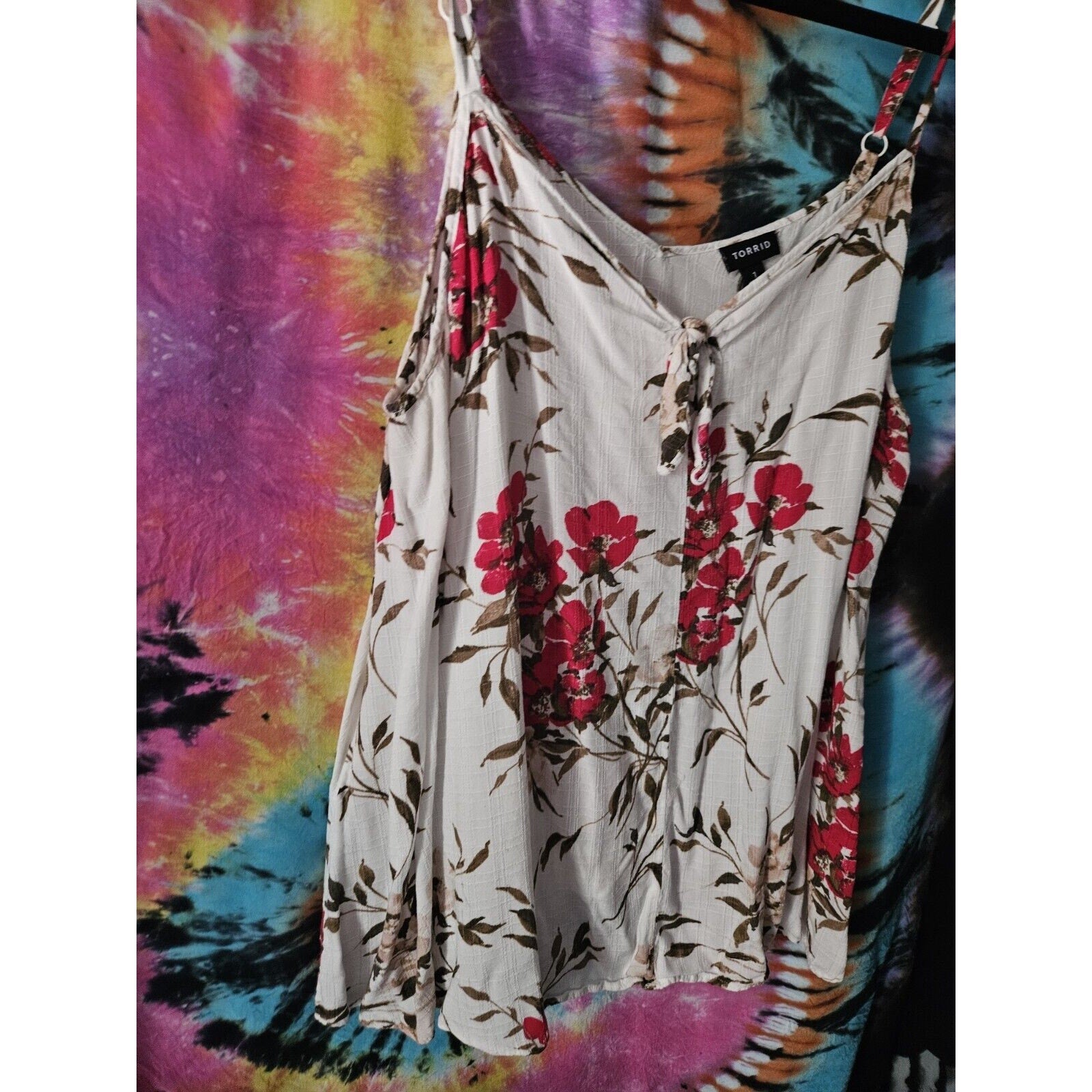Torrid Women's Sleeveless Top Size 1 Tie Front Cream with Red Flowers