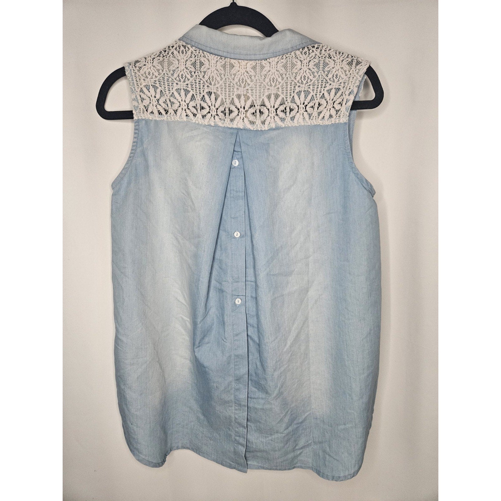 Mystree Chambray & Lace Button Up Shirt Size Small Boho Flowy Coastal NWT