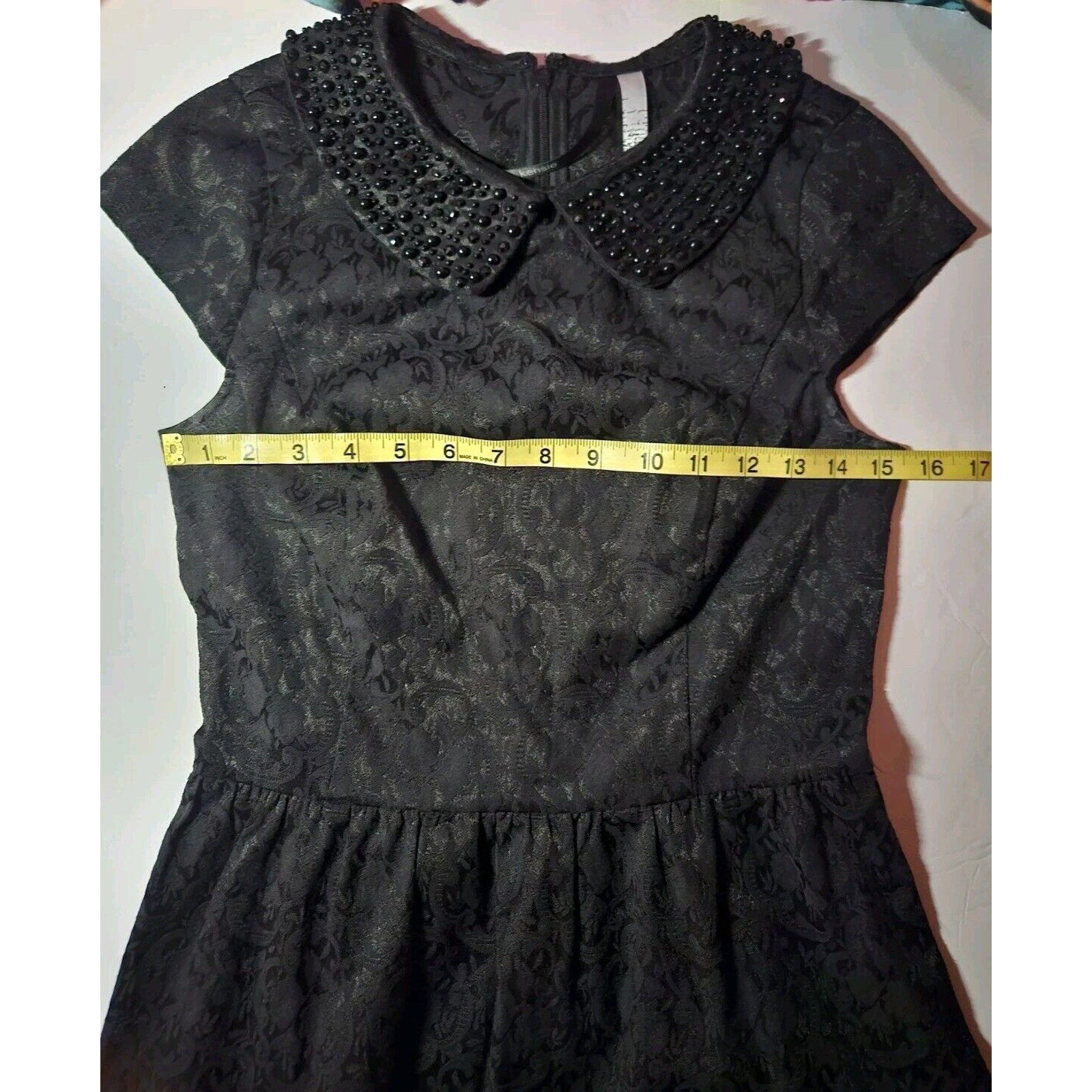 Kensie Black Brocade Print Embellished Beaded Collar Cap Sleeve Dress Size Small