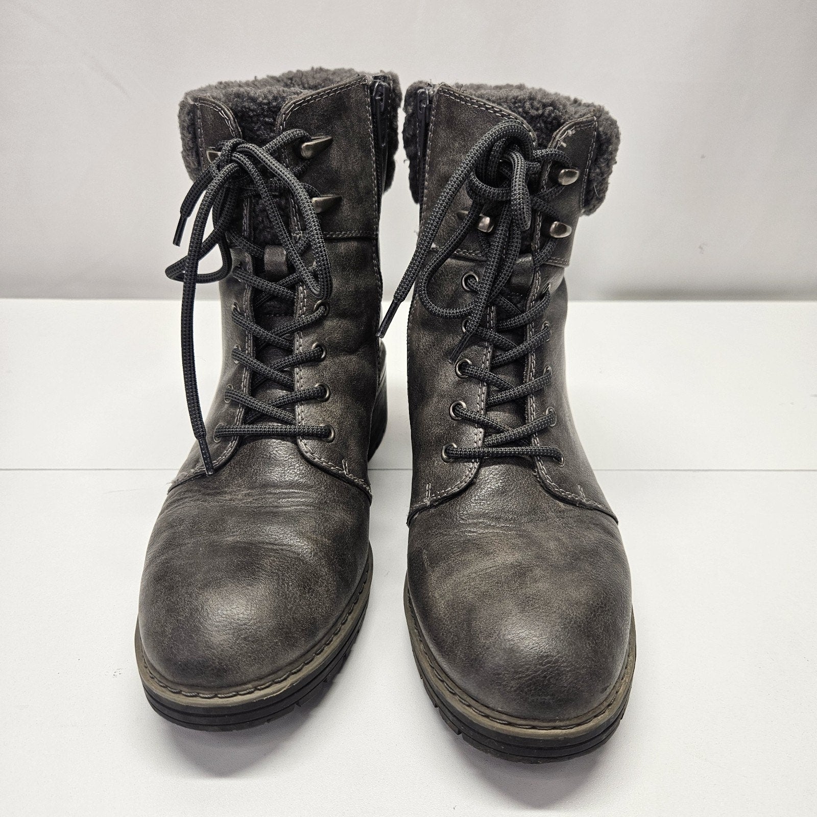 BareTraps AKIRA Gray Faux Leather Fur Trim Combat Ankle Boots Zip Laces Size 10