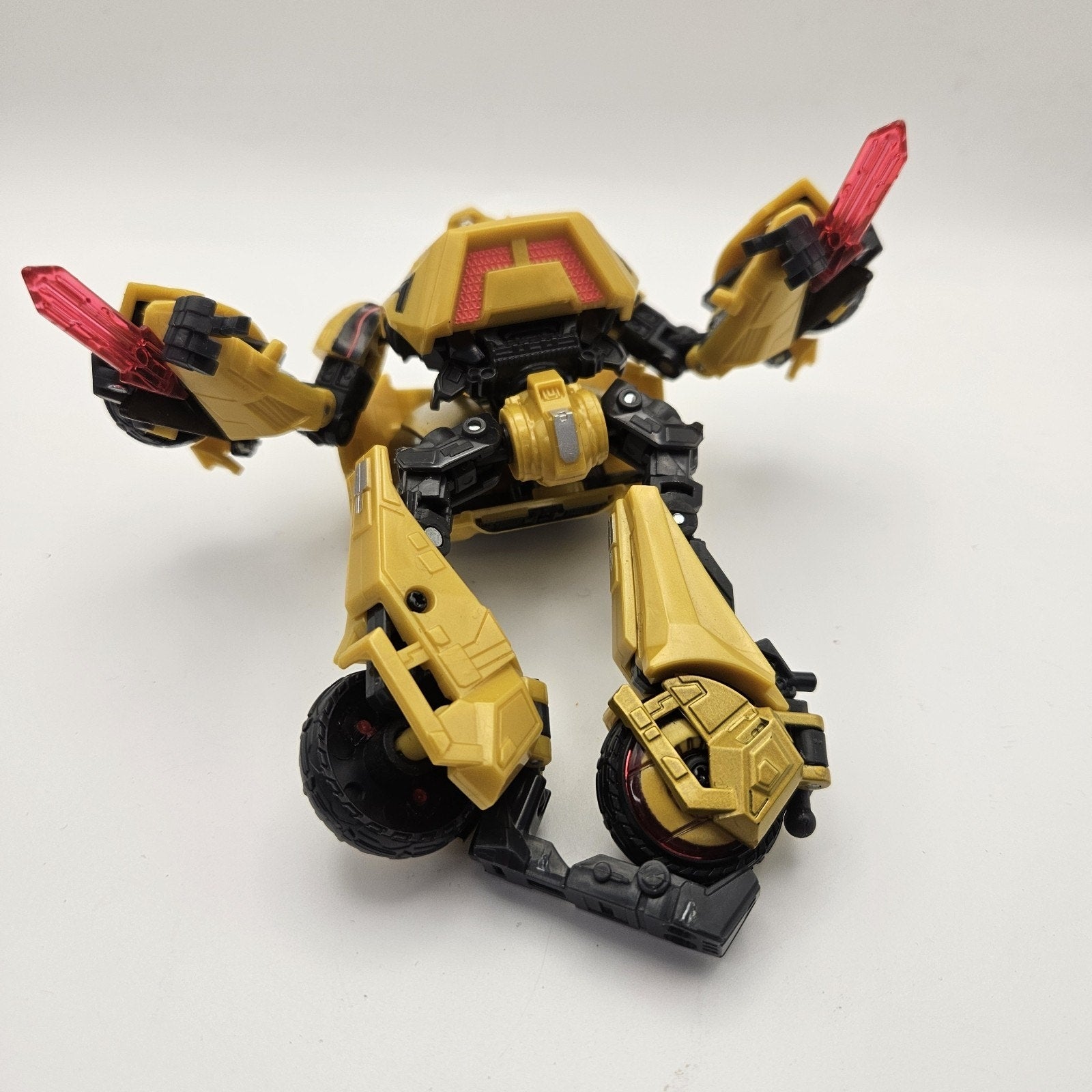 Transformers Generations Cybertronian Bumblebee 2009 Deluxe