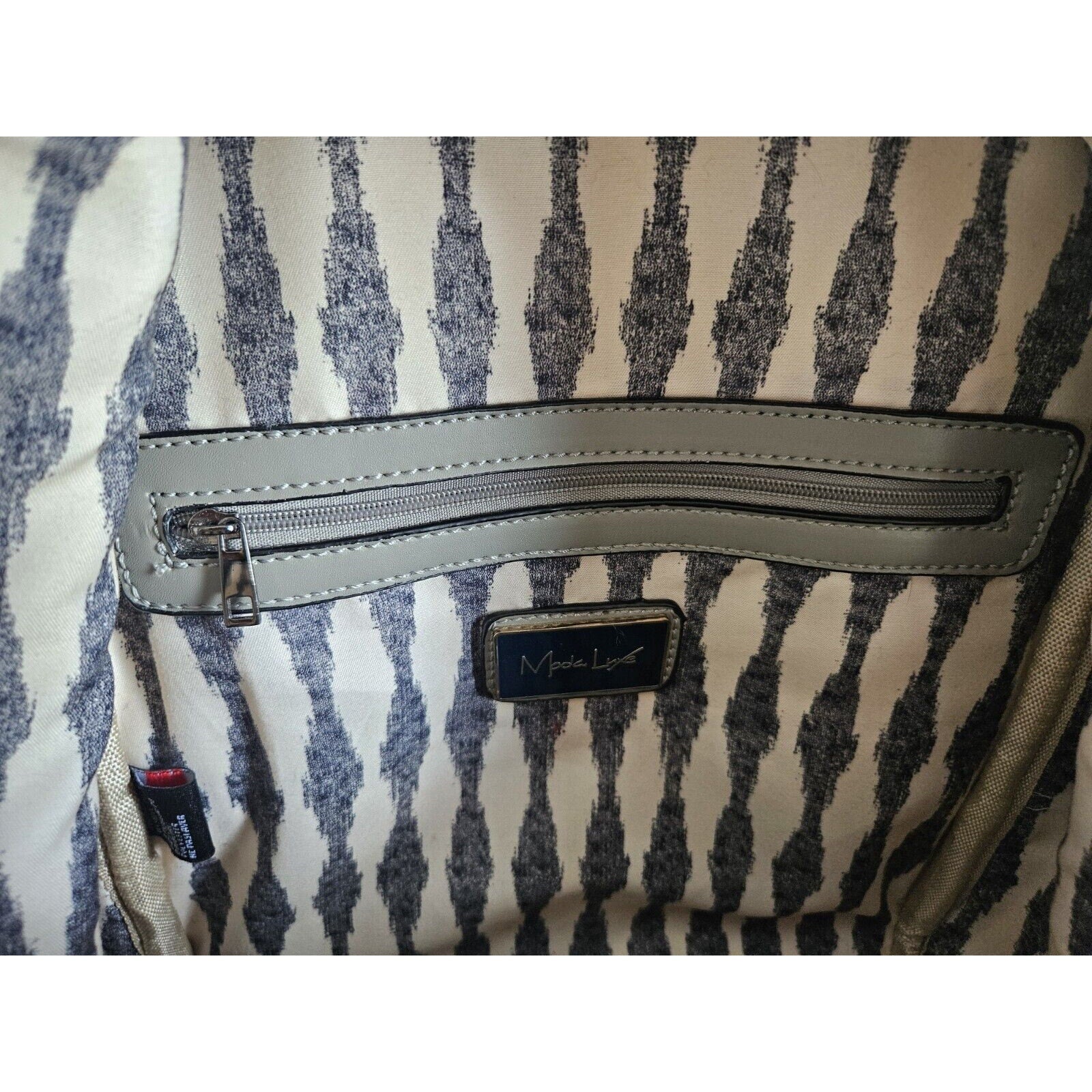 New WO Tags Moda Luxe Gray Mini Backpack Purse
