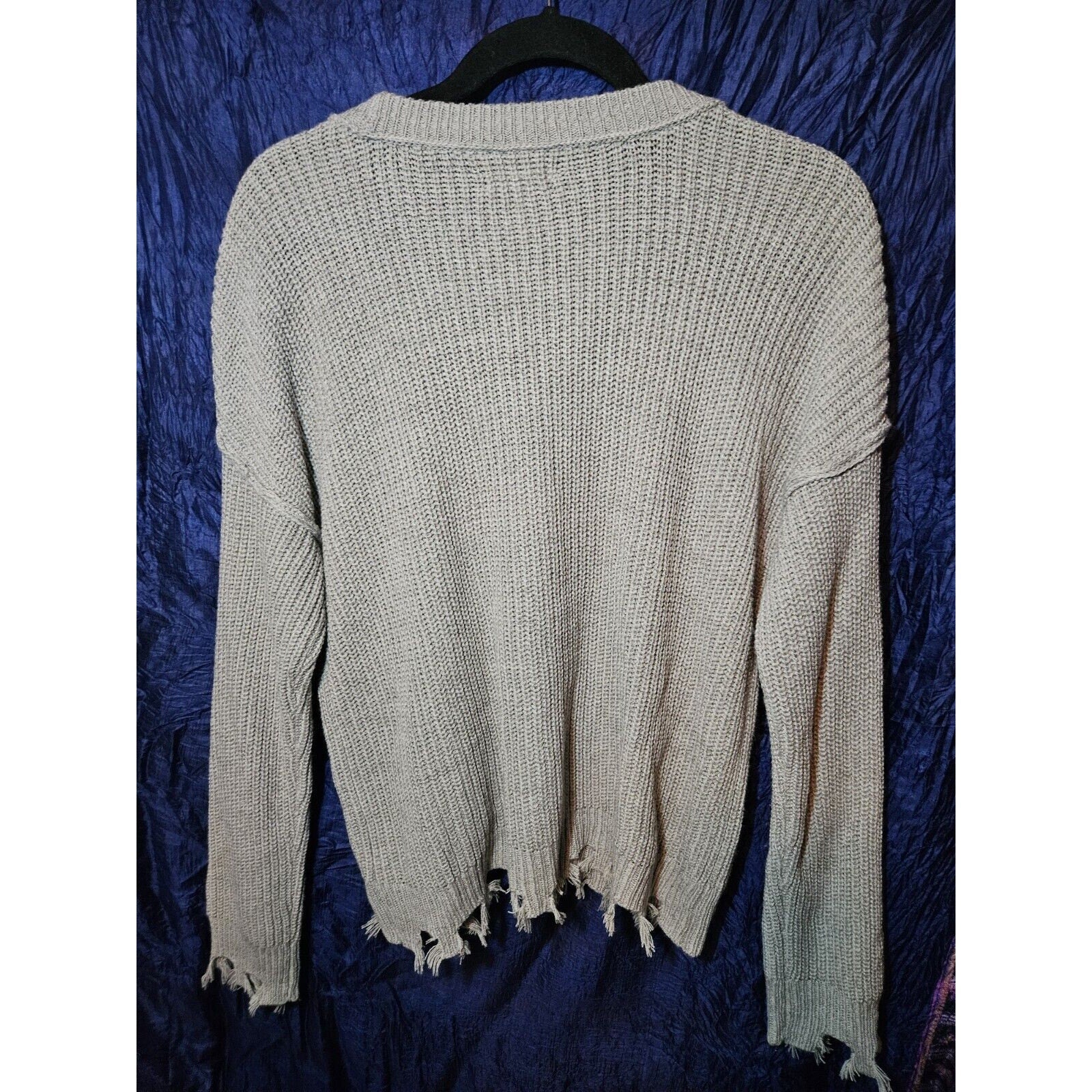 Maurices Distressed Cropped Gray Button Front Sweater Women's Size Med 8-10