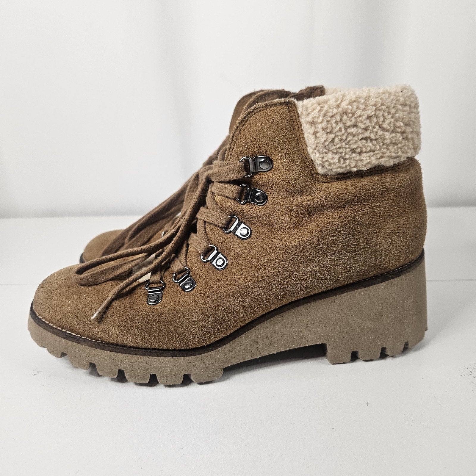 Blondo Devin Lace-Up Faux-Fur Waterproof Boots Suede Bootie 9.5 M Camel