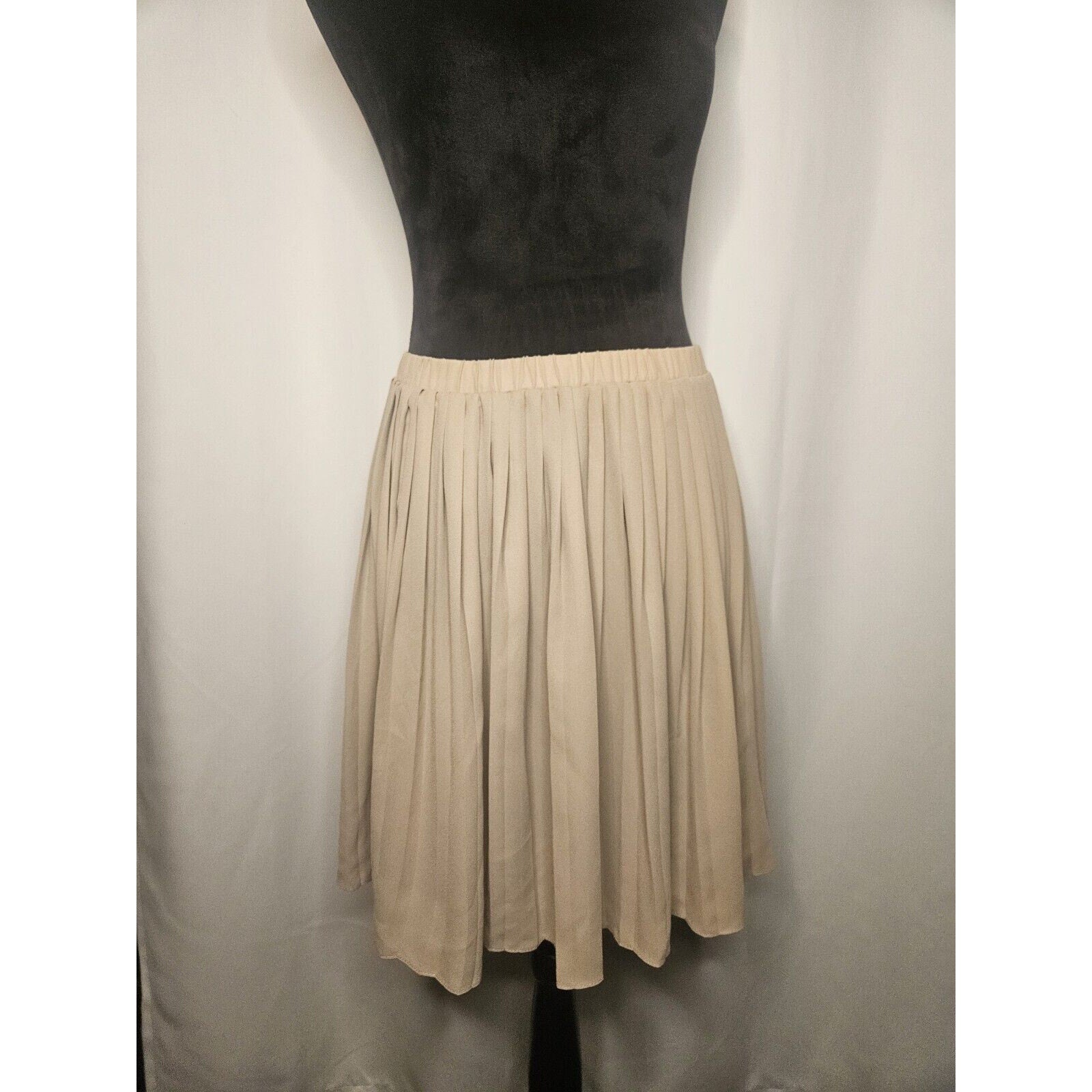 MAX STUDIO Cream Pleated Accordion 100% Polyester Small Fully Lined Midi Skirt