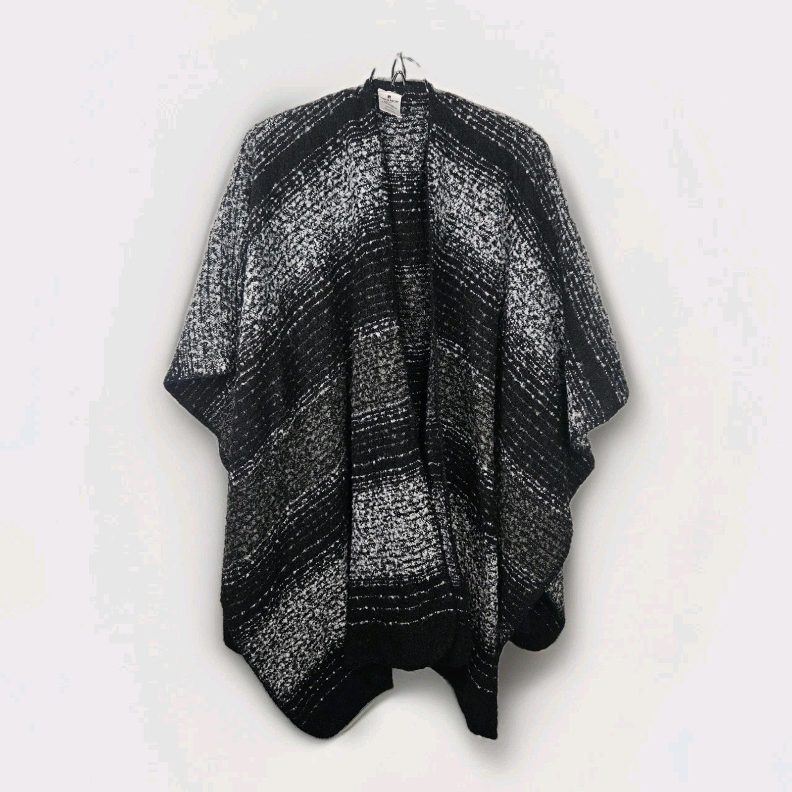 Woolrich Womens Drape Blanket Shawl Wrap Black Gray Stripe Oversize Knit OS