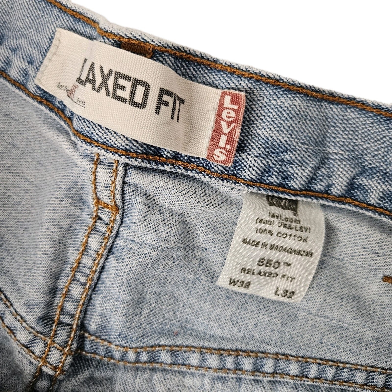 Levi’s 550 Relaxed Fit Y2K Jeans Men’s 38 x 32 Light Blue Wash