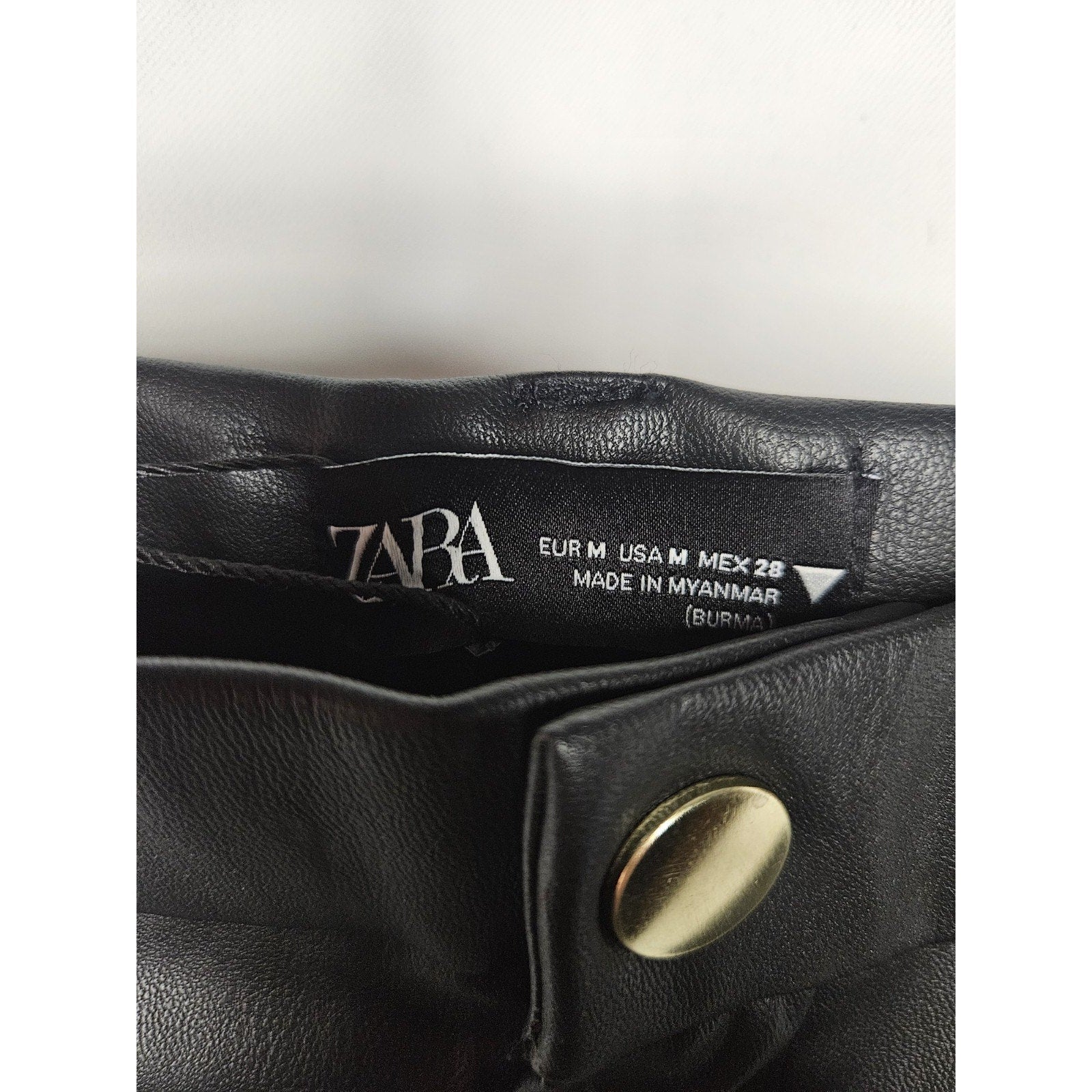 NWT Zara Women’s Faux Leather Black High Rise Legging Pants Size Medium