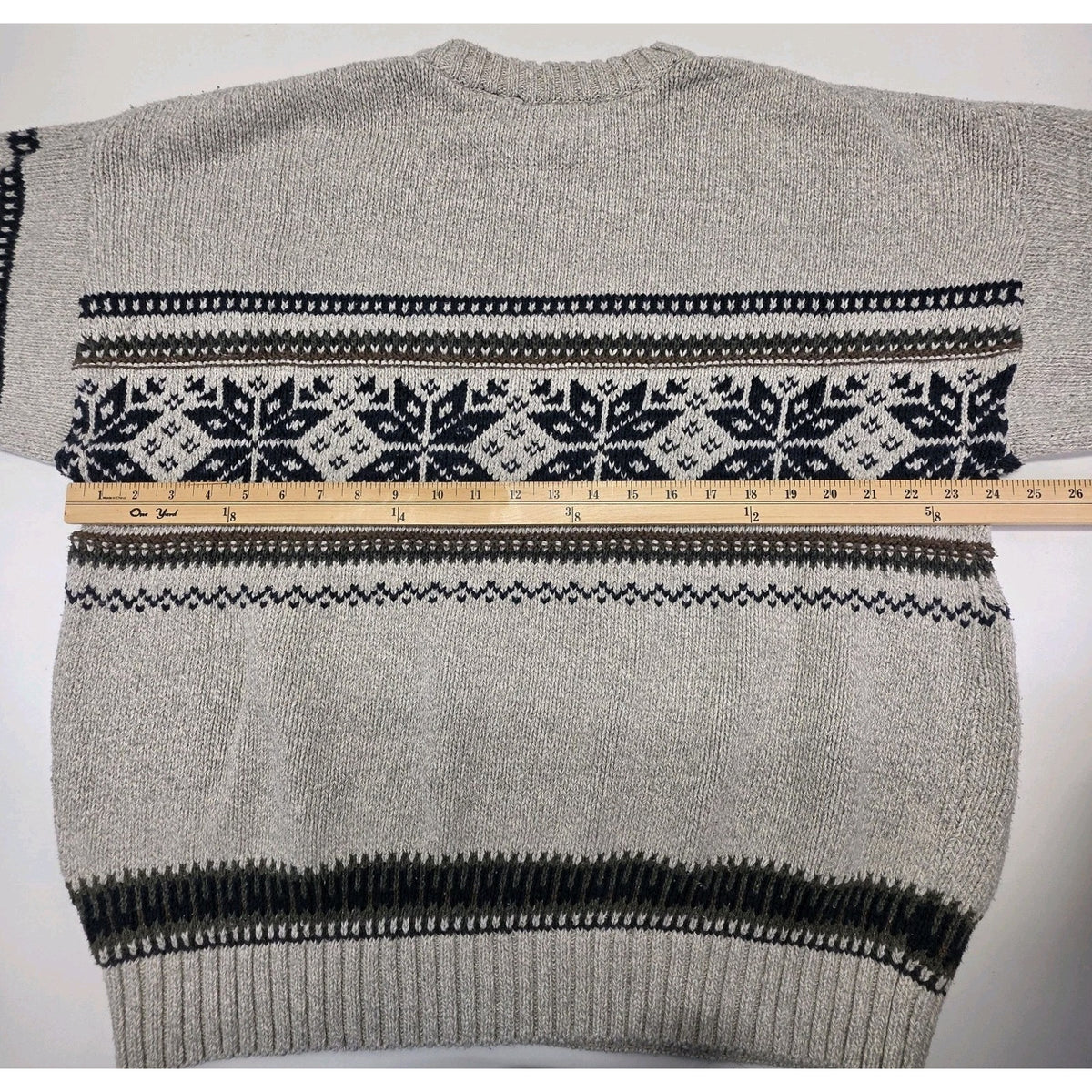 Vintage Van Heusen Sweater Mens XL Pullover Crew Neck Fair Isle Holiday Ski